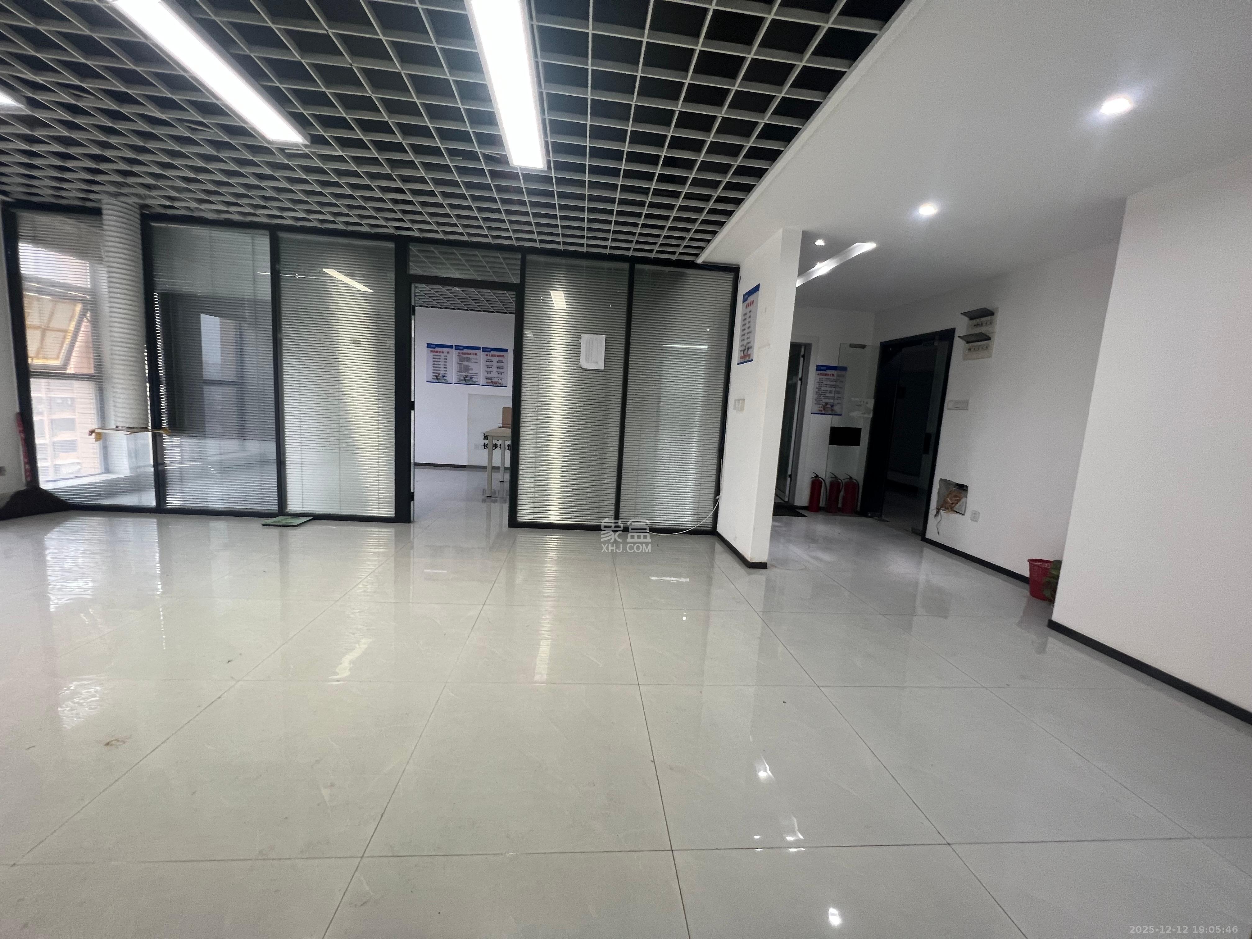 新世界广场   125.33㎡      5600.0元/月室内图