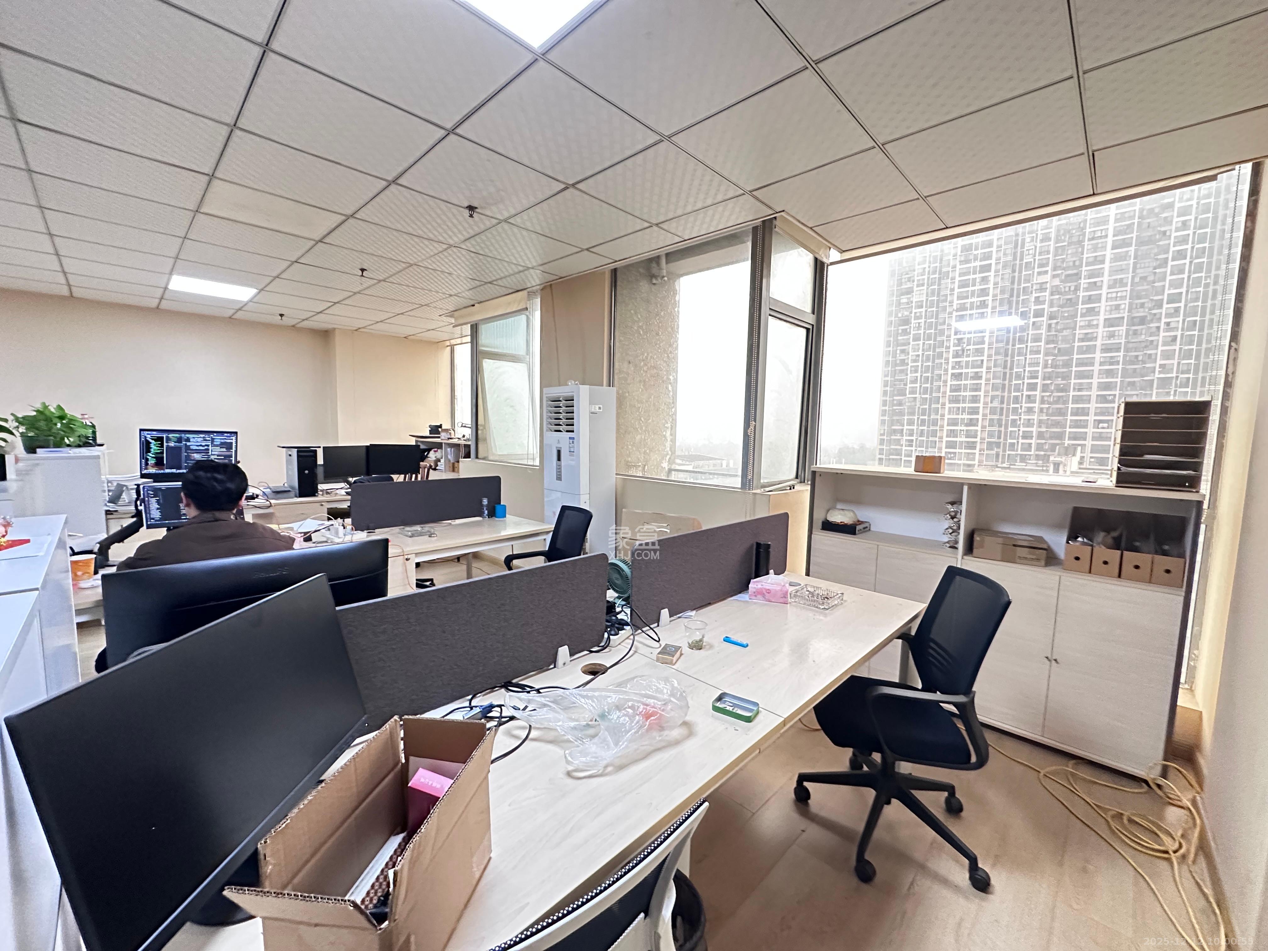 百脑汇大厦（友阿百货）   56.74㎡      2200.0元/月室内图