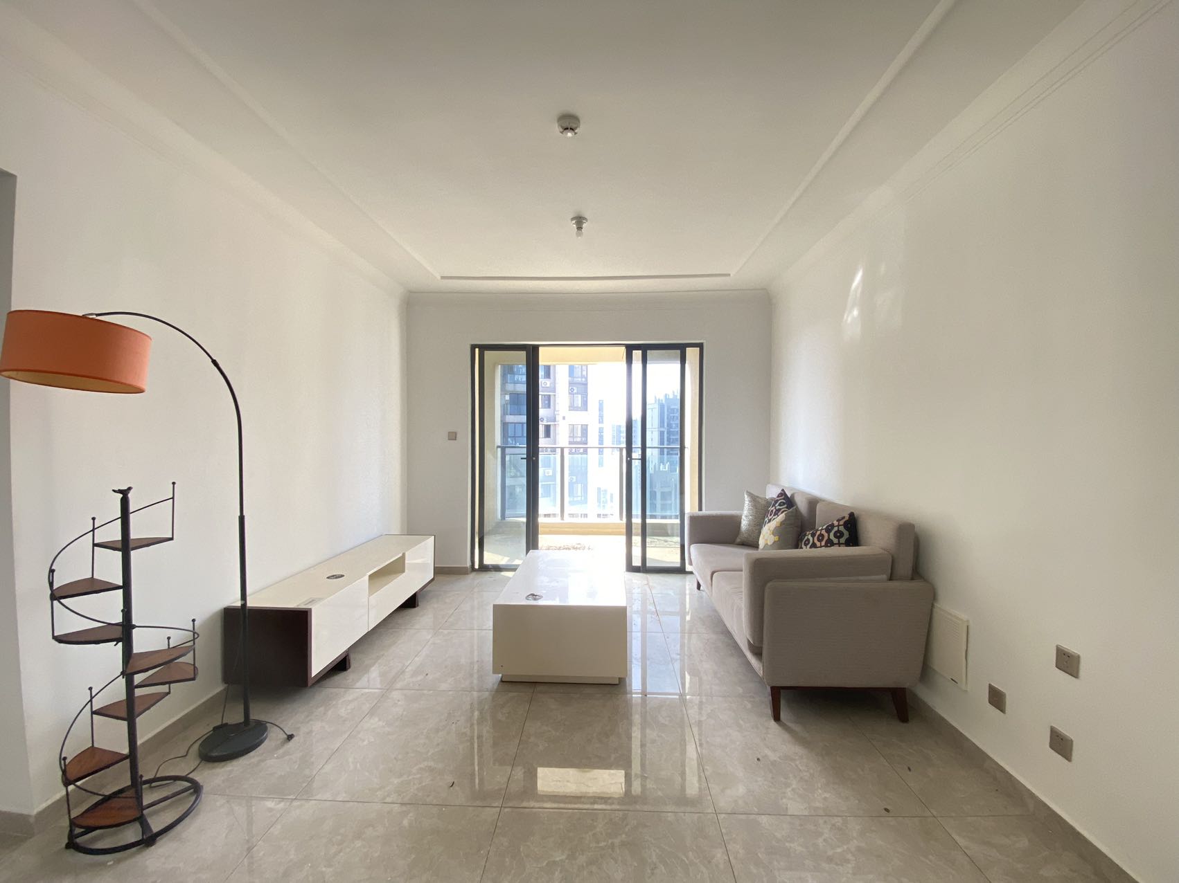 星华海岸城三期  3室2厅2卫    158.0万