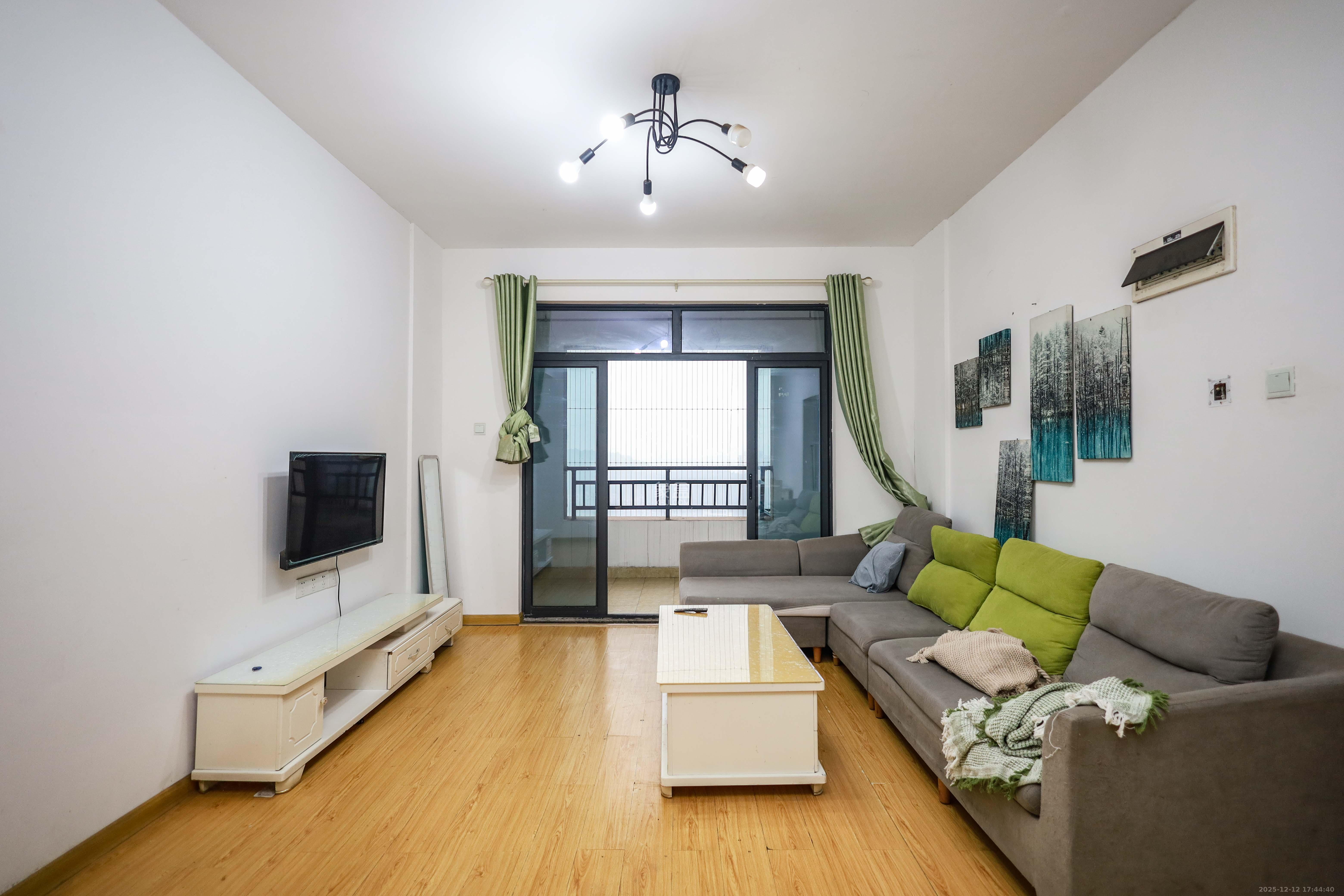 金鹰玖珑山  3室2厅2卫    78.0万