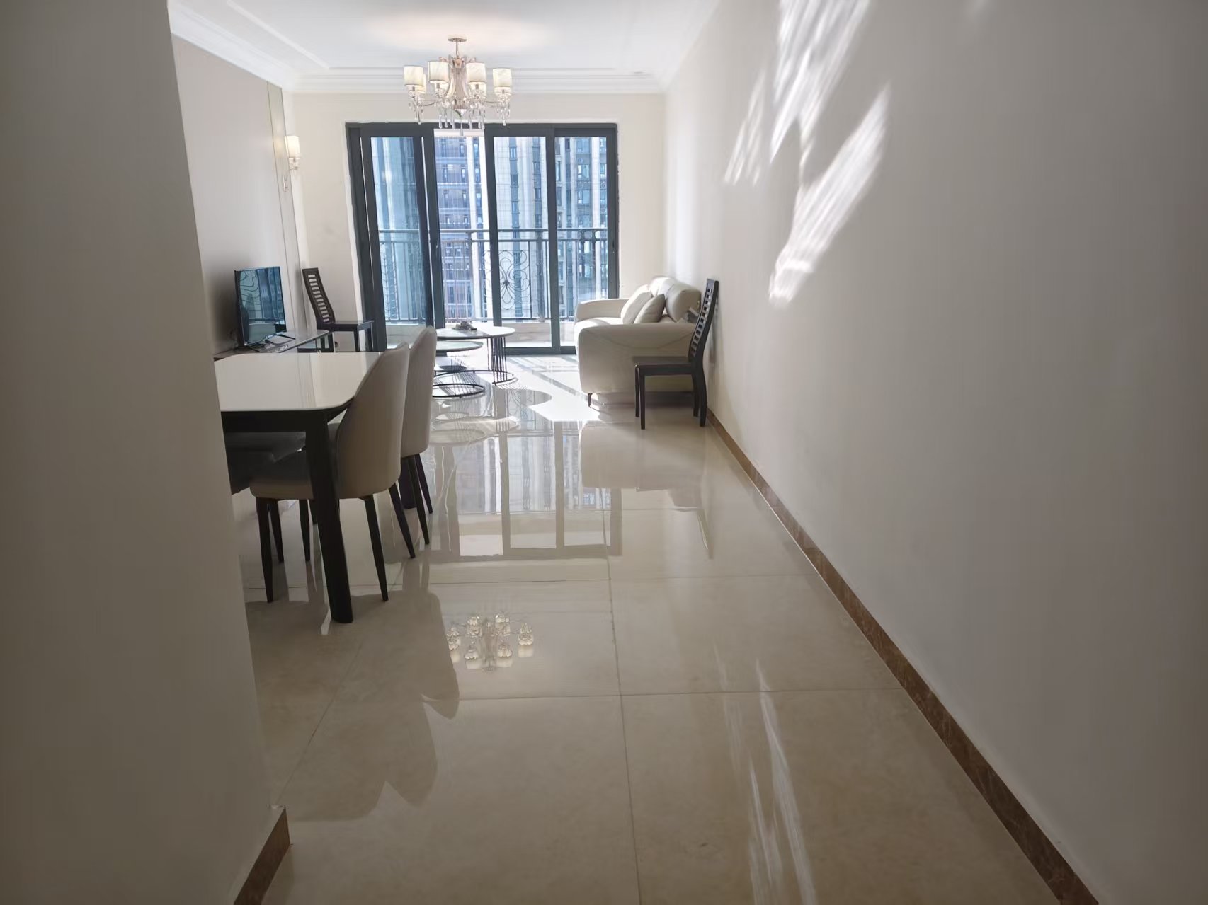 恒大名都  3室2厅2卫    79.8万