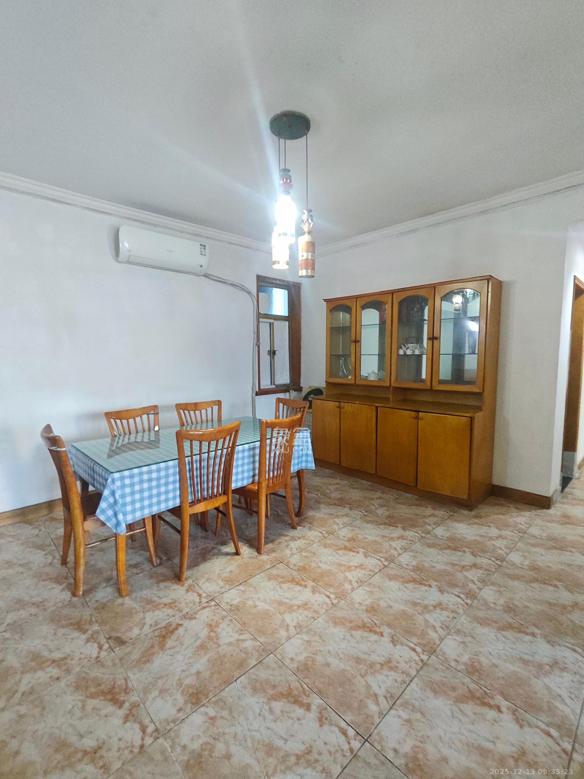 铭园小区  3室2厅1卫    2400.0元/月