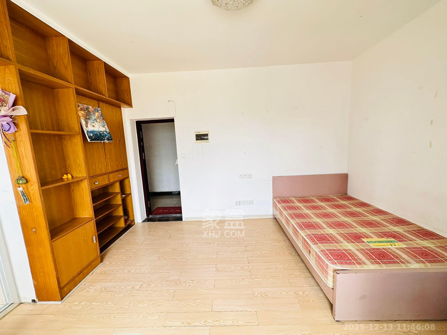 左岸右岸  1室1厅1卫    1350.0元/月