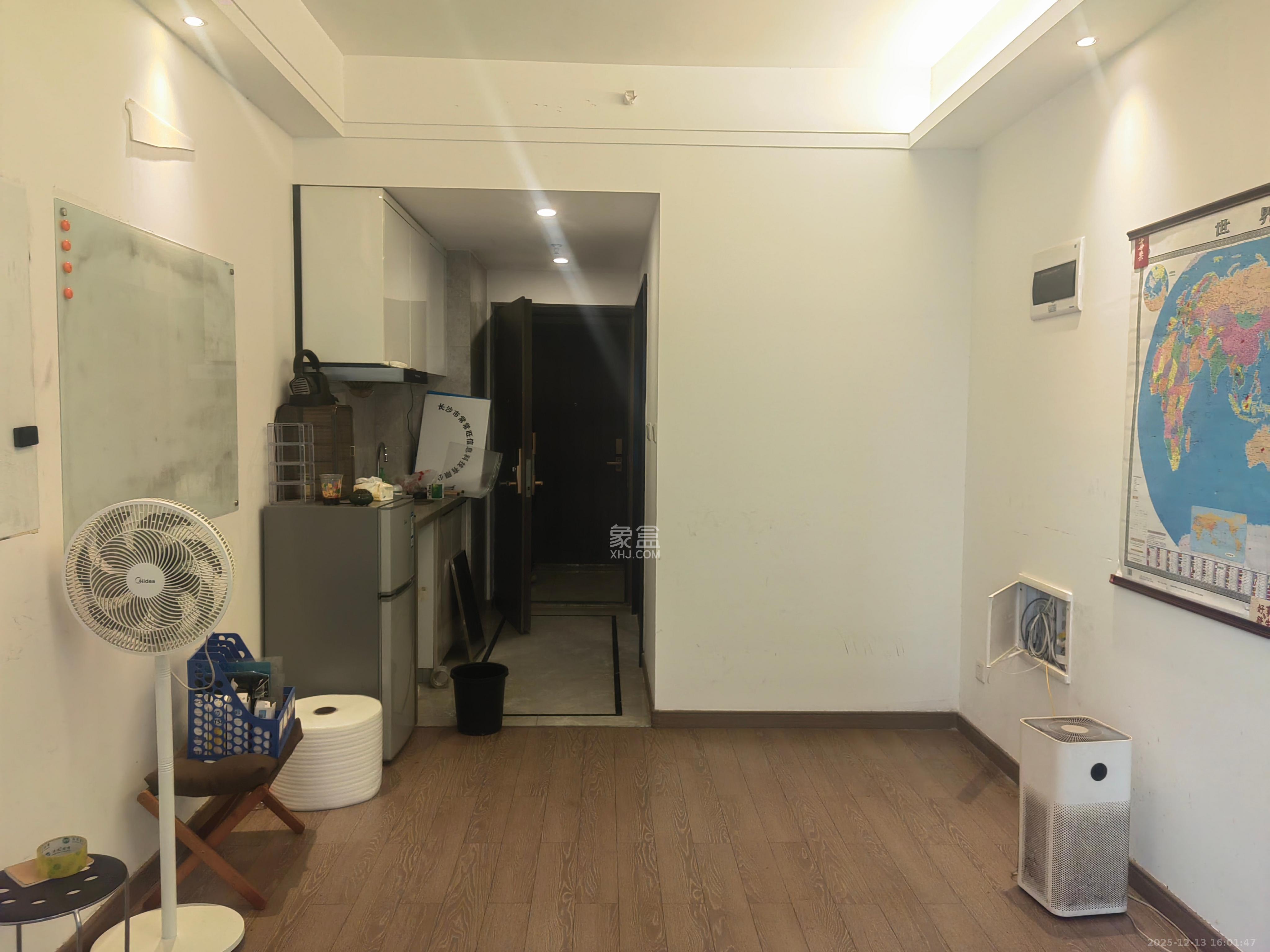 映客龙湖璟翠公馆（映客龙湖璟翠中心）   40.0㎡      1400.0元/月室内图