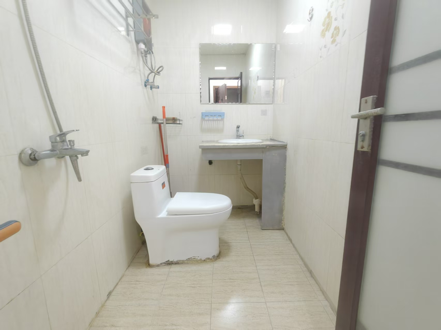 蔚兰天成  1室0厅1卫    1500.0元/月