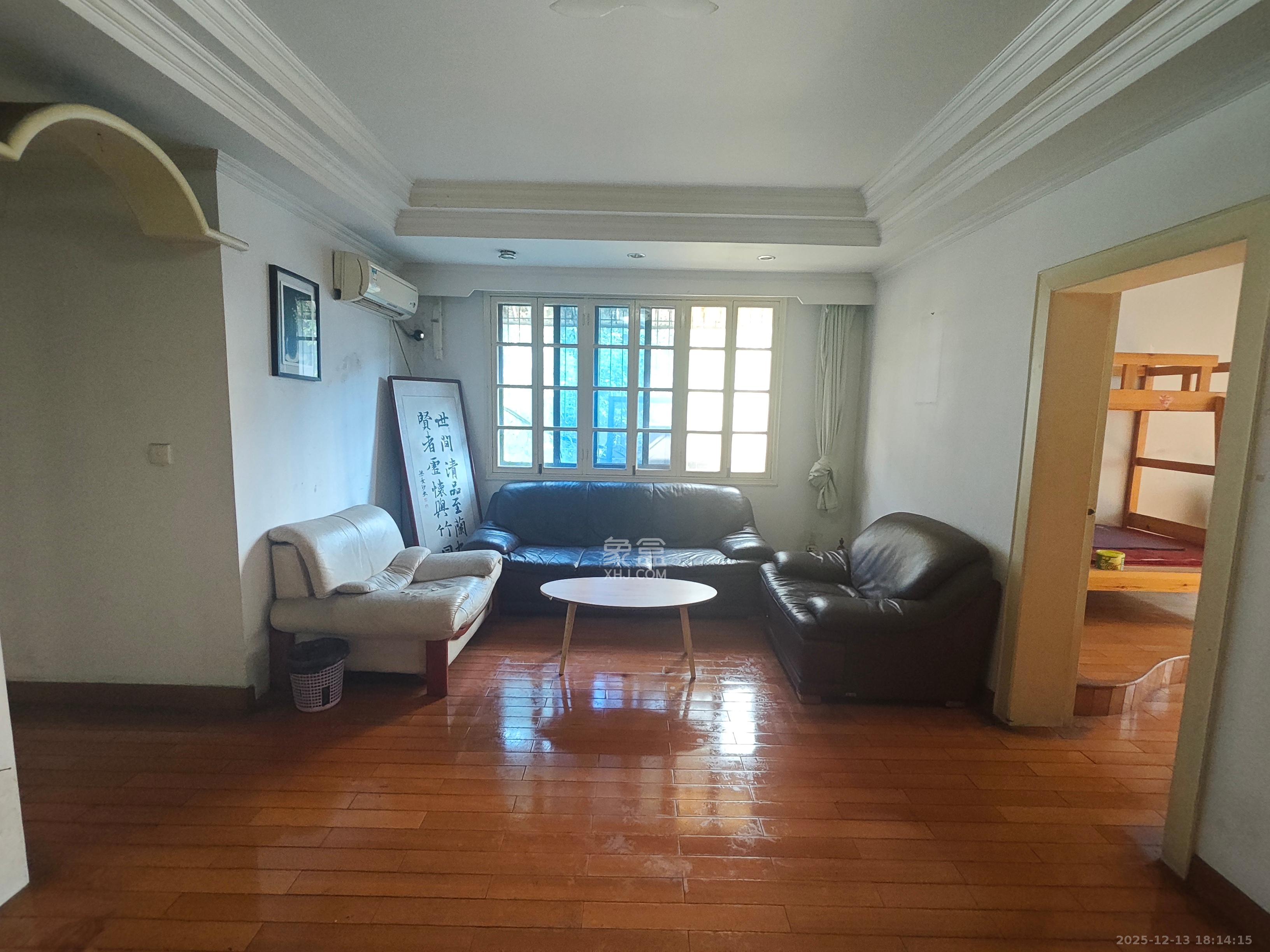 省进出口公司宿舍  3室2厅1卫    1600.0元/月