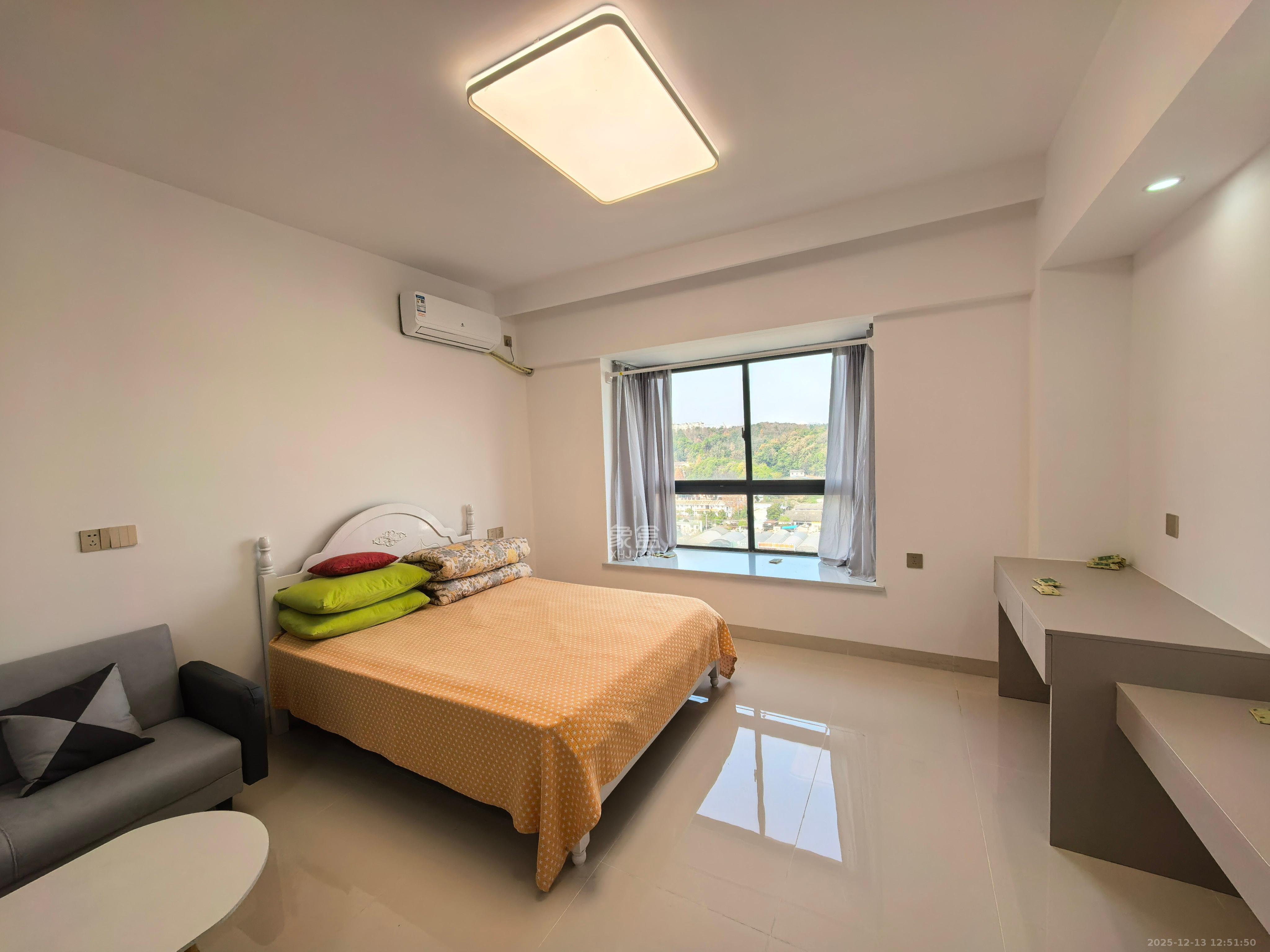 世纪桃花苑  1室0厅1卫    1500.0元/月