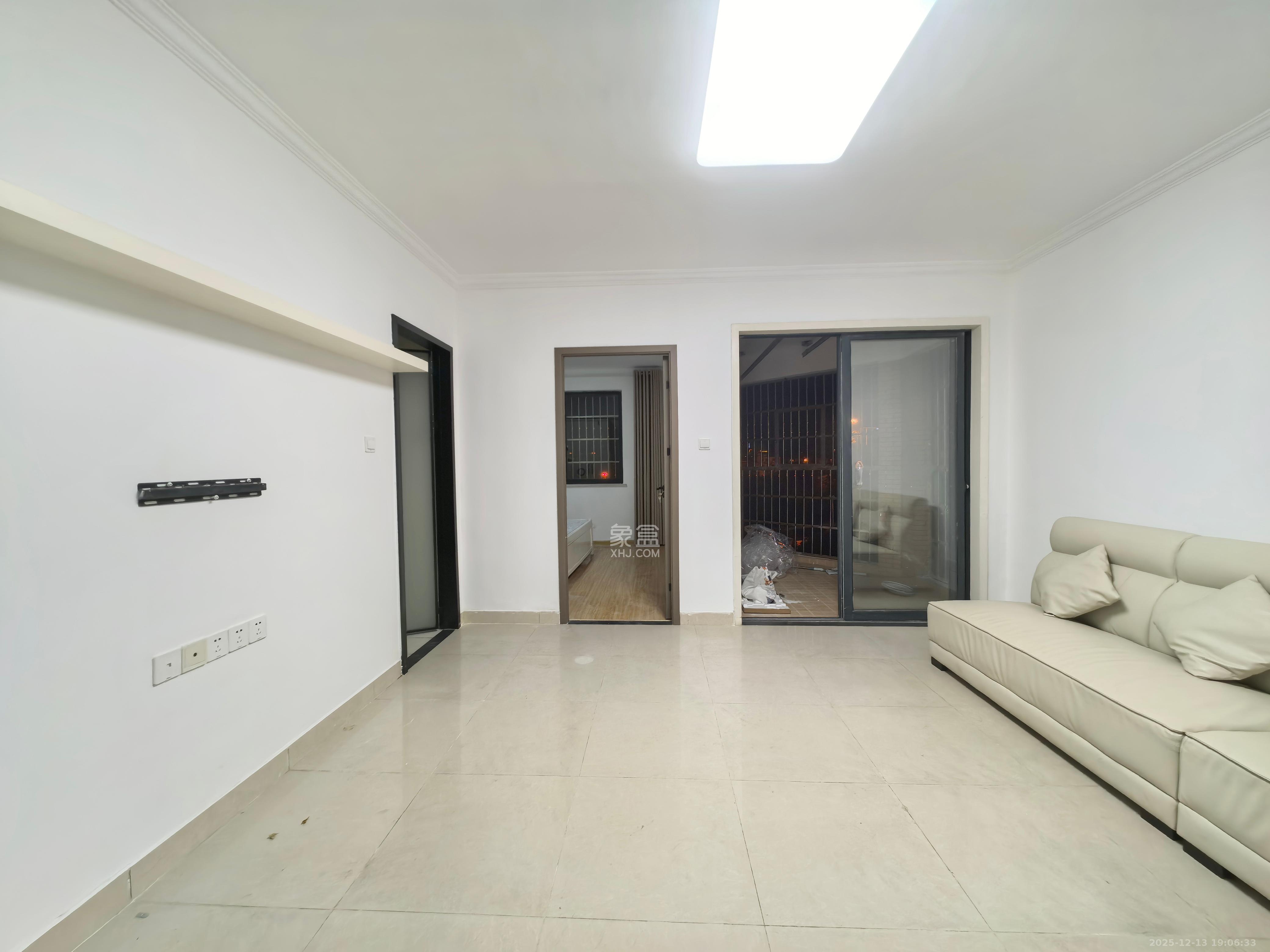 诚兴园  2室2厅1卫    1800.0元/月