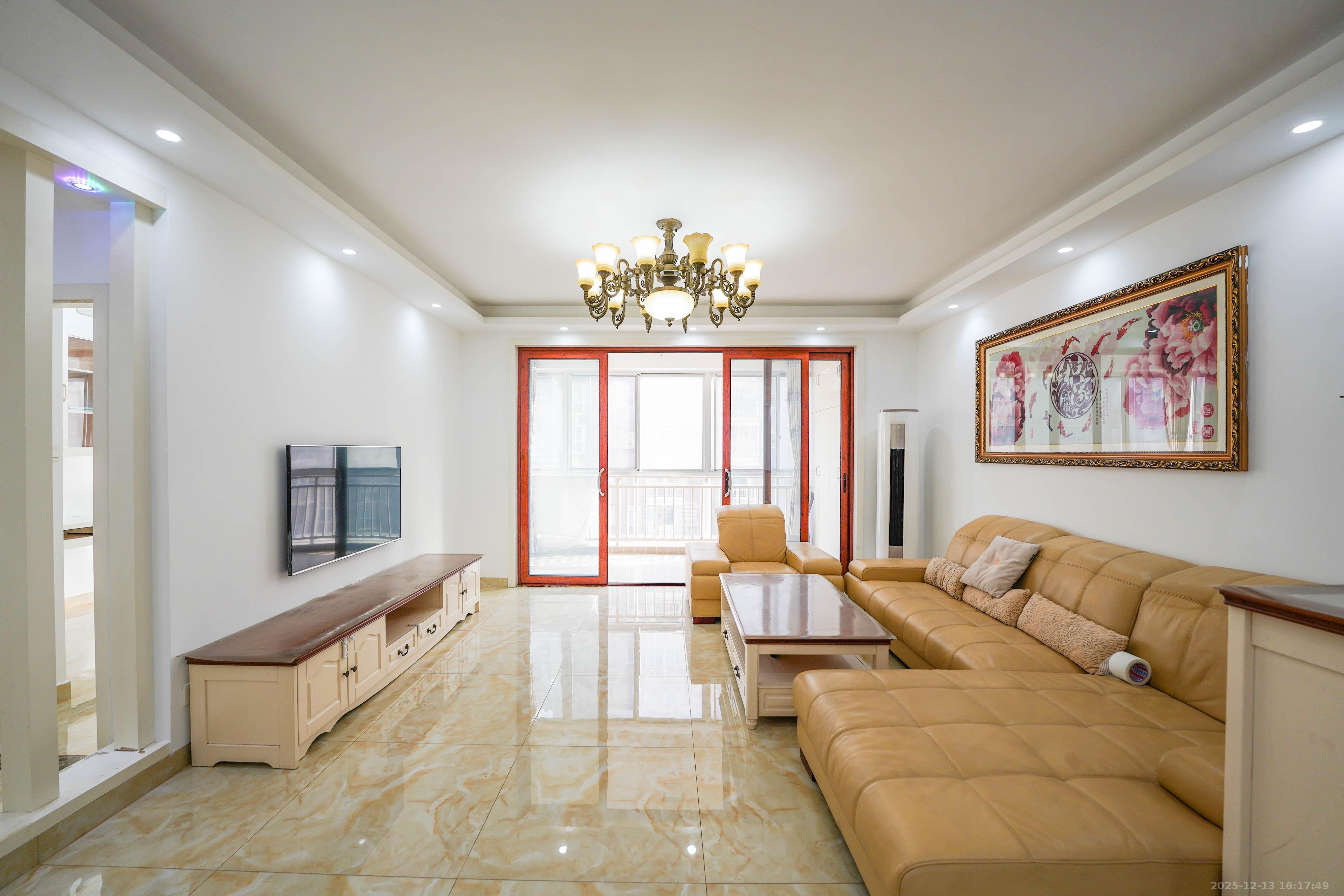 德泽苑  4室2厅2卫    90.0万