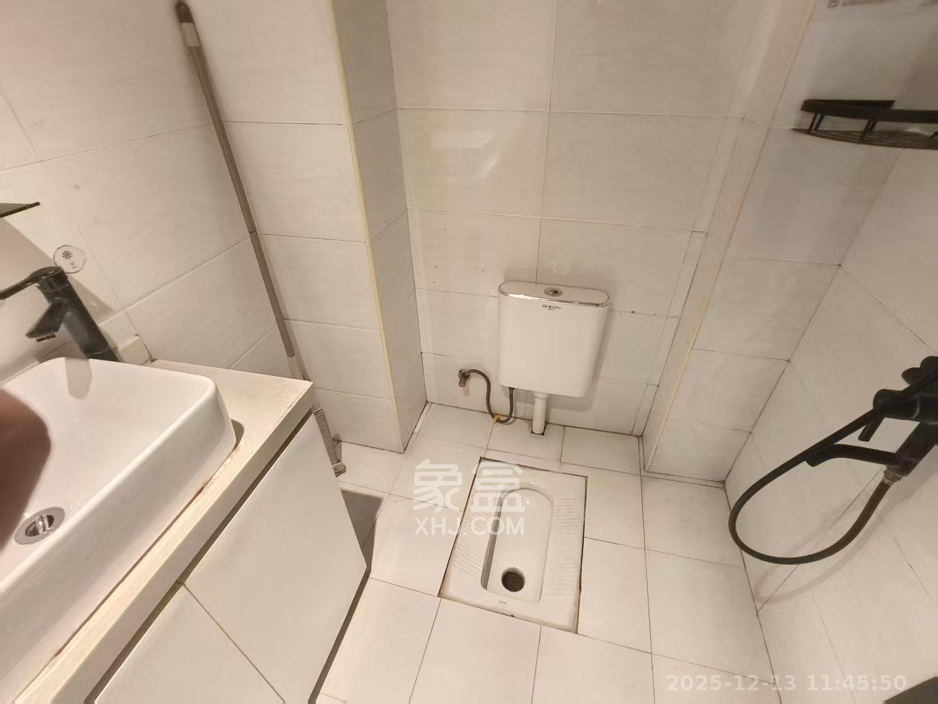 银轩铭誉（四海怡家）  1室1厅1卫    1800.0元/月