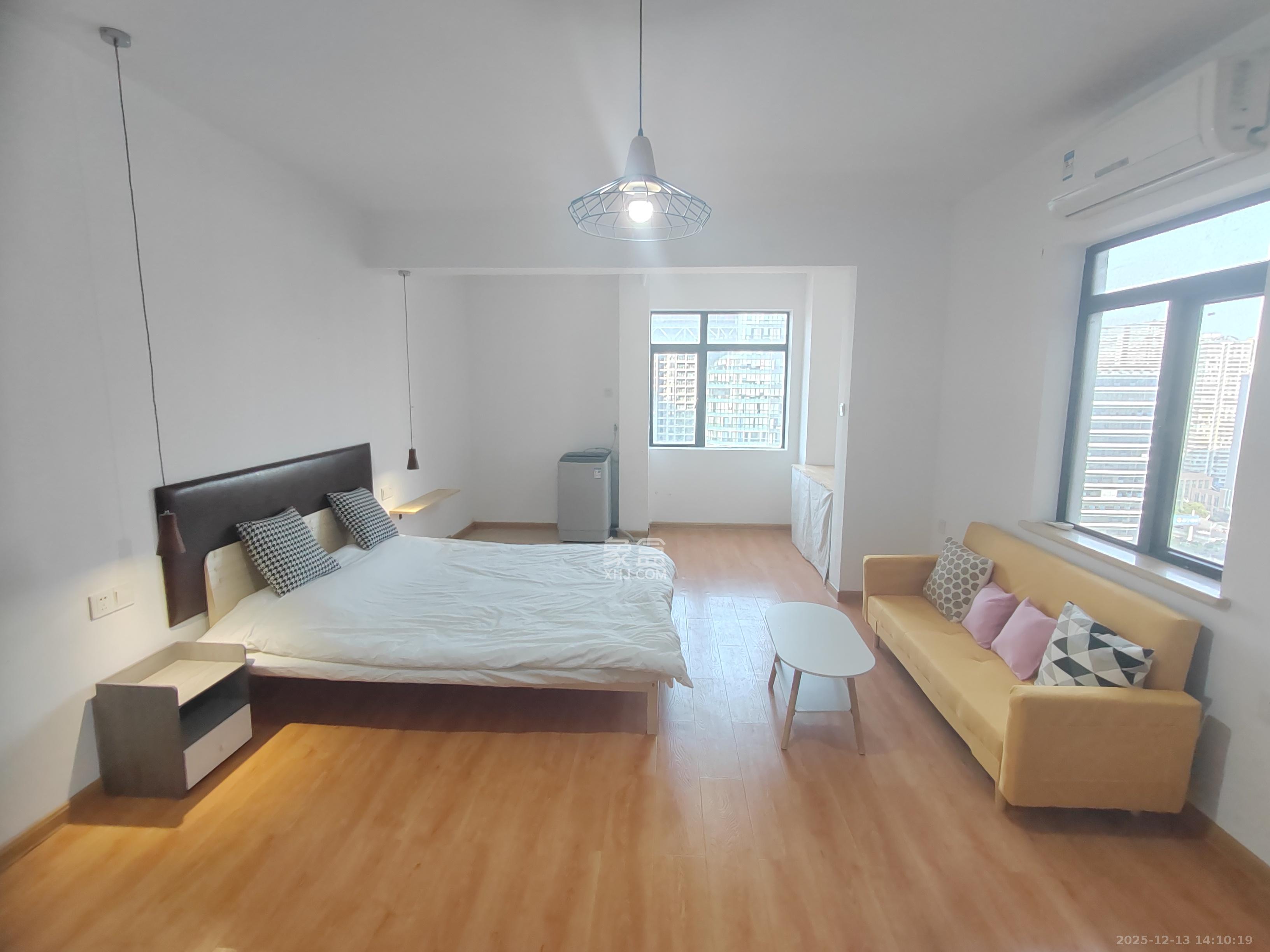 湘域城邦（湘域国际中心）  1室1厅1卫    2000.0元/月