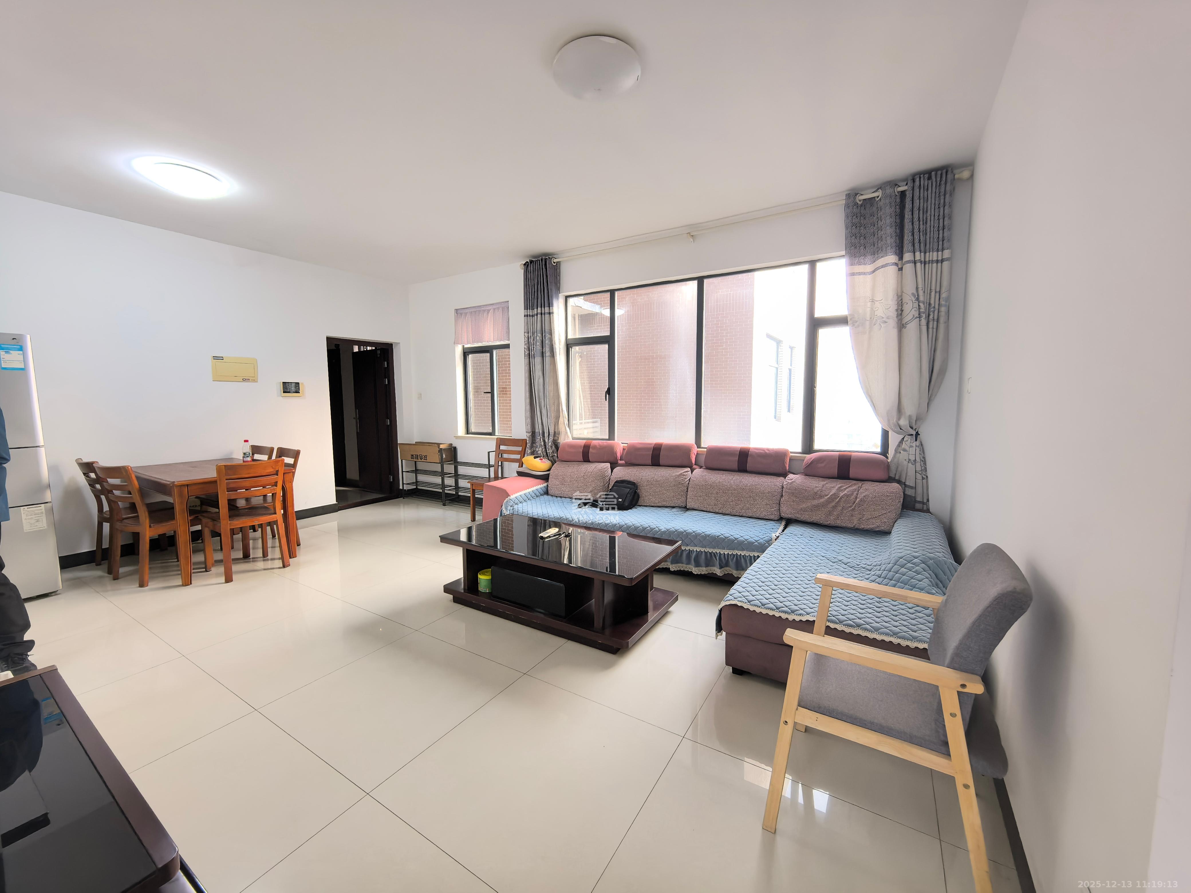 星城映象  3室2厅1卫    2400.0元/月