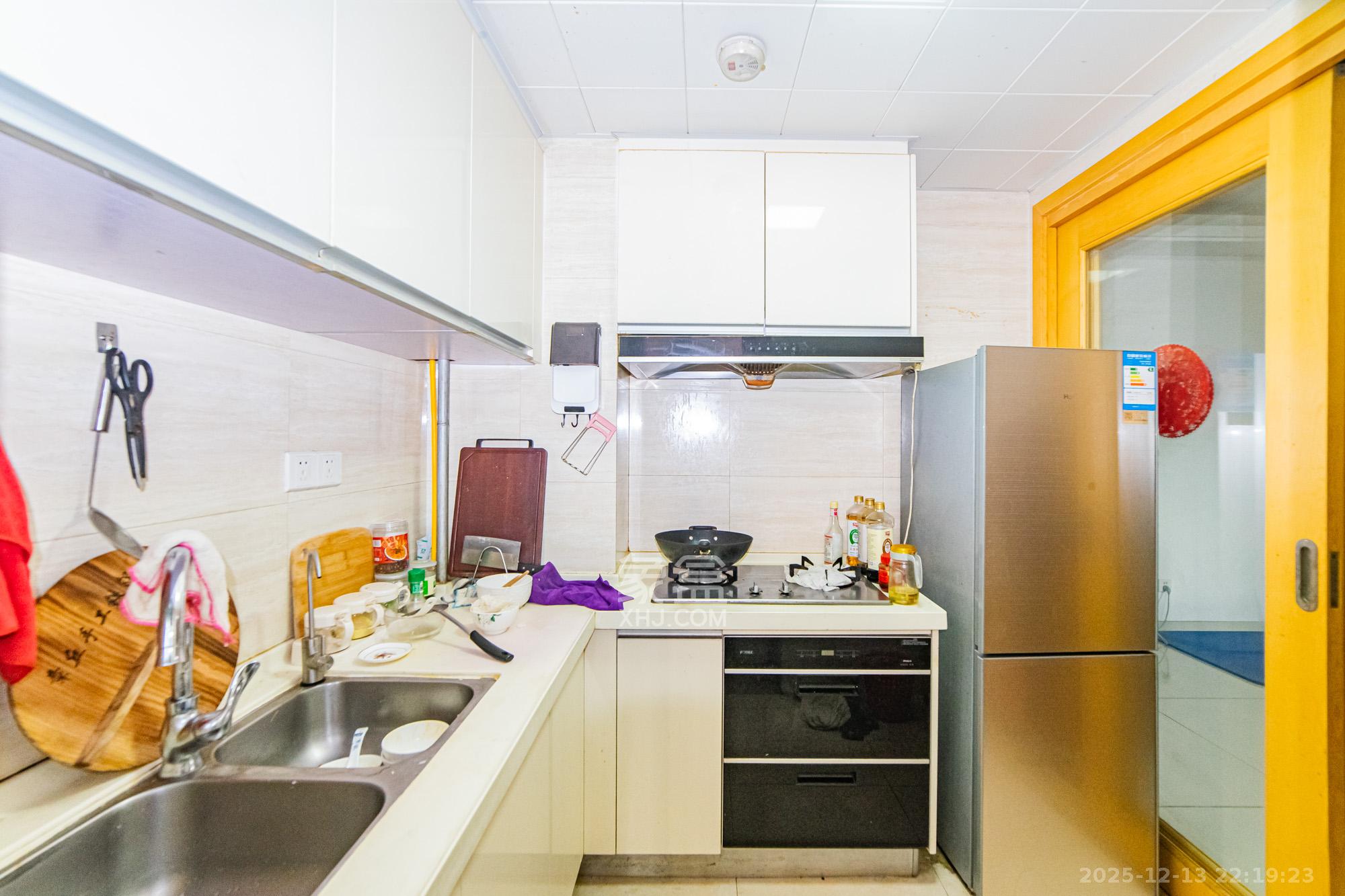 珠江郦城薰衣道  3室2厅1卫    75.0万厨房