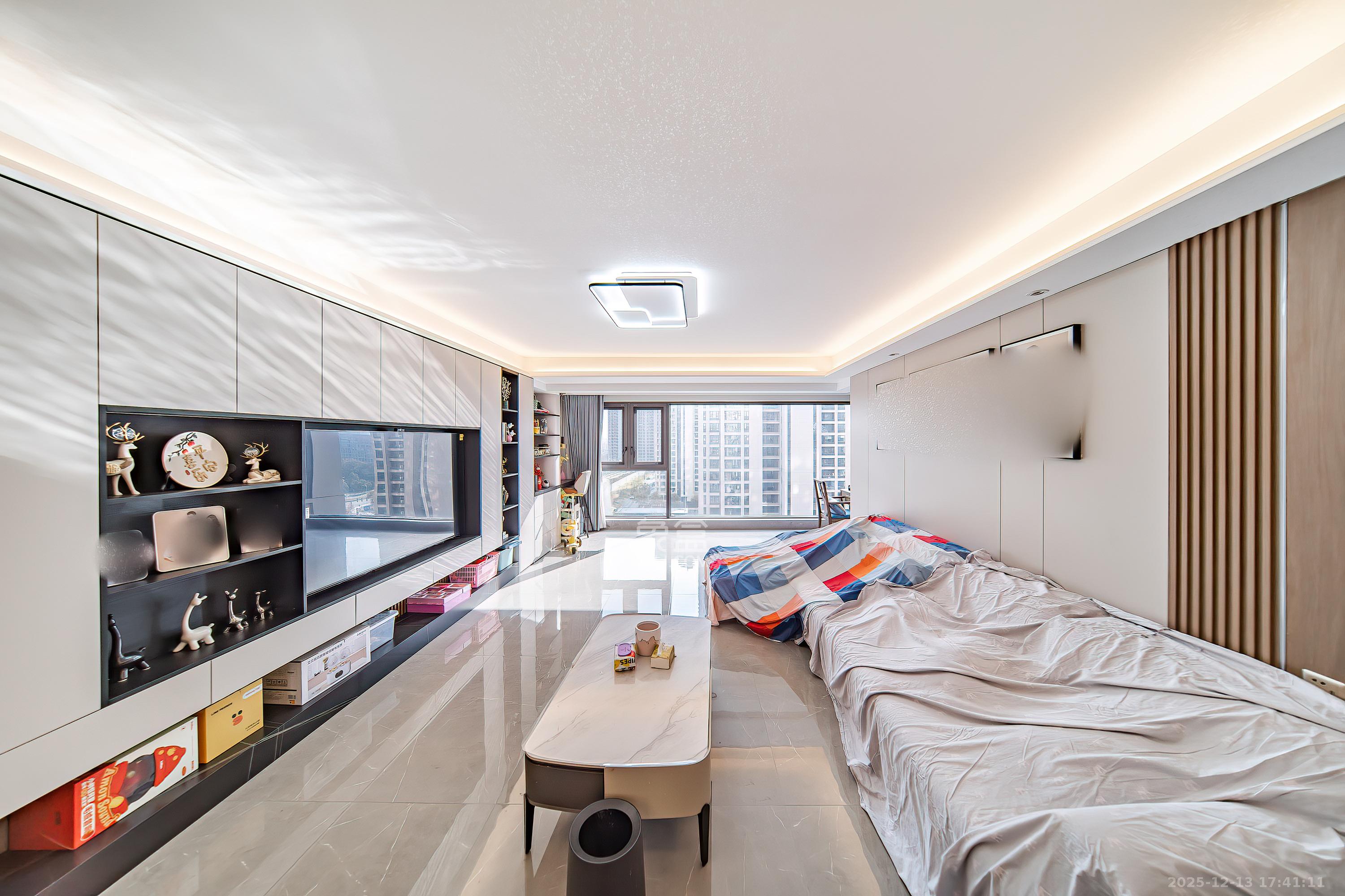 龙湖春江天玺  4室2厅2卫    238.0万