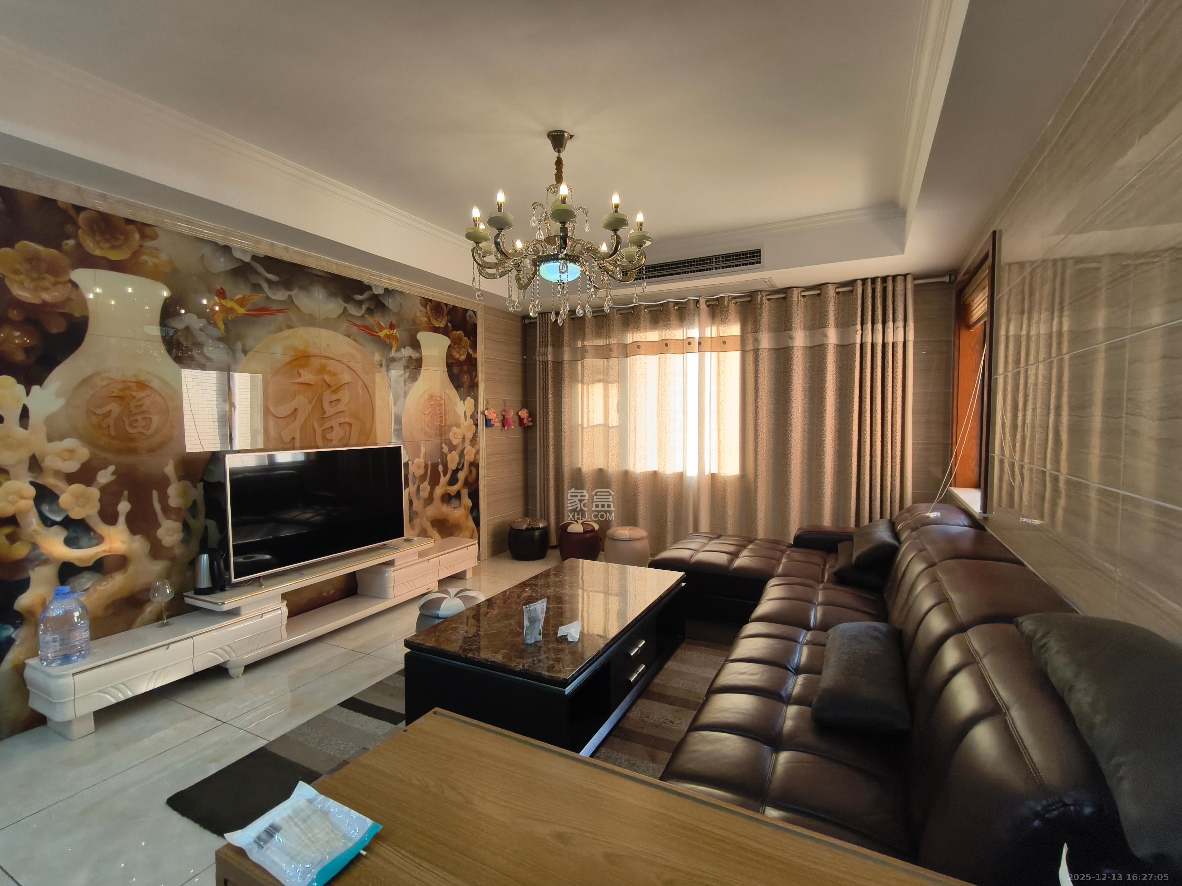 兴威帕克水岸  3室2厅2卫    3200.0元/月