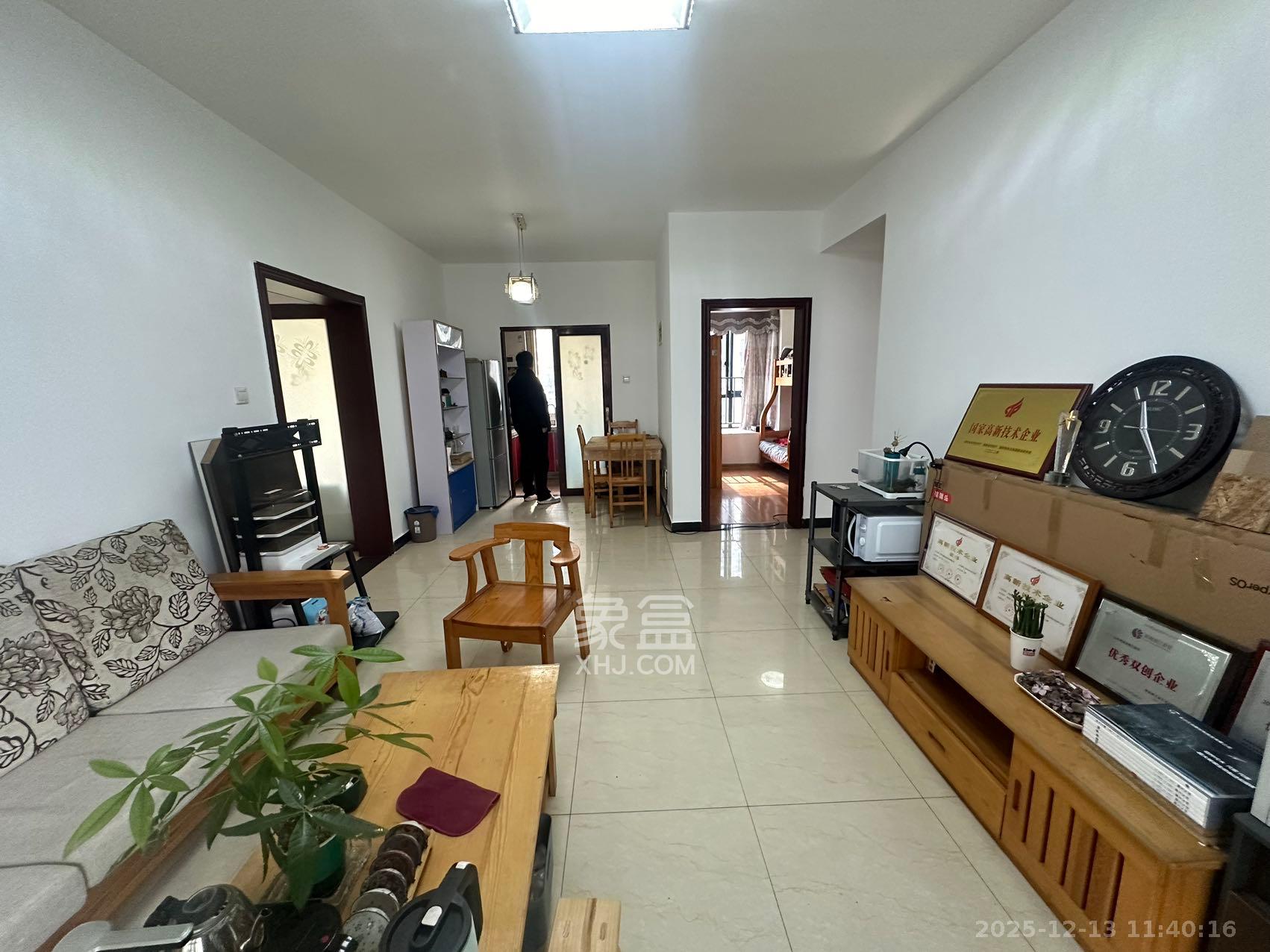 湘江世纪城映江苑  3室2厅1卫    2000.0元/月