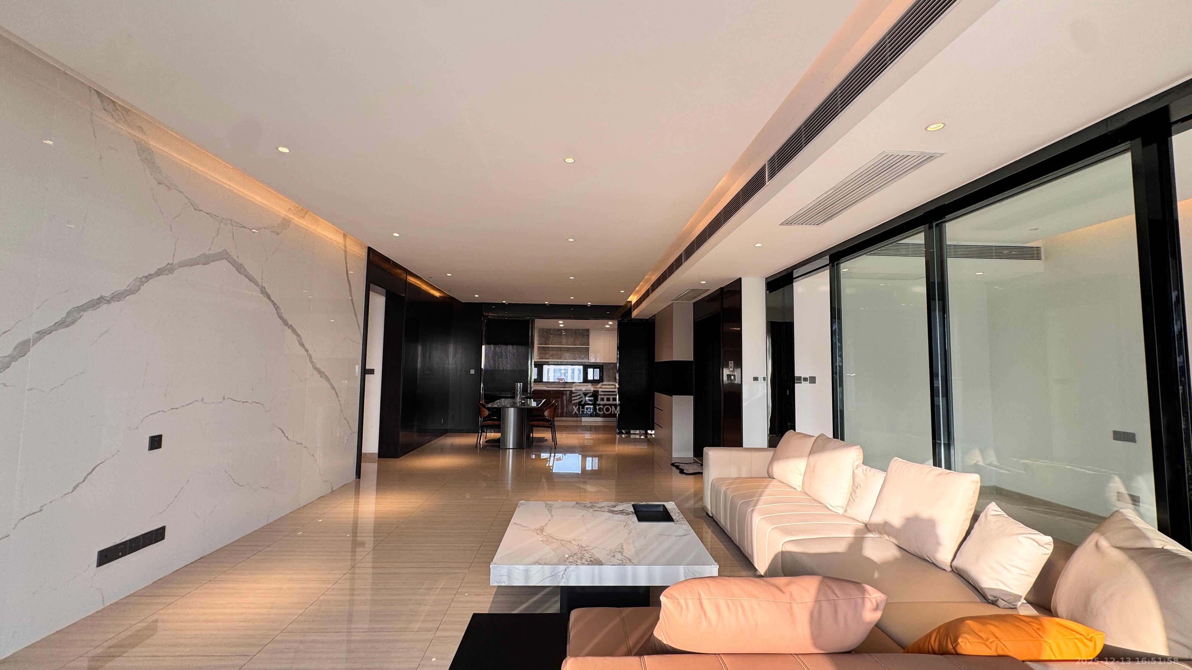 珠江颐德公馆  4室2厅3卫    8500.0元/月