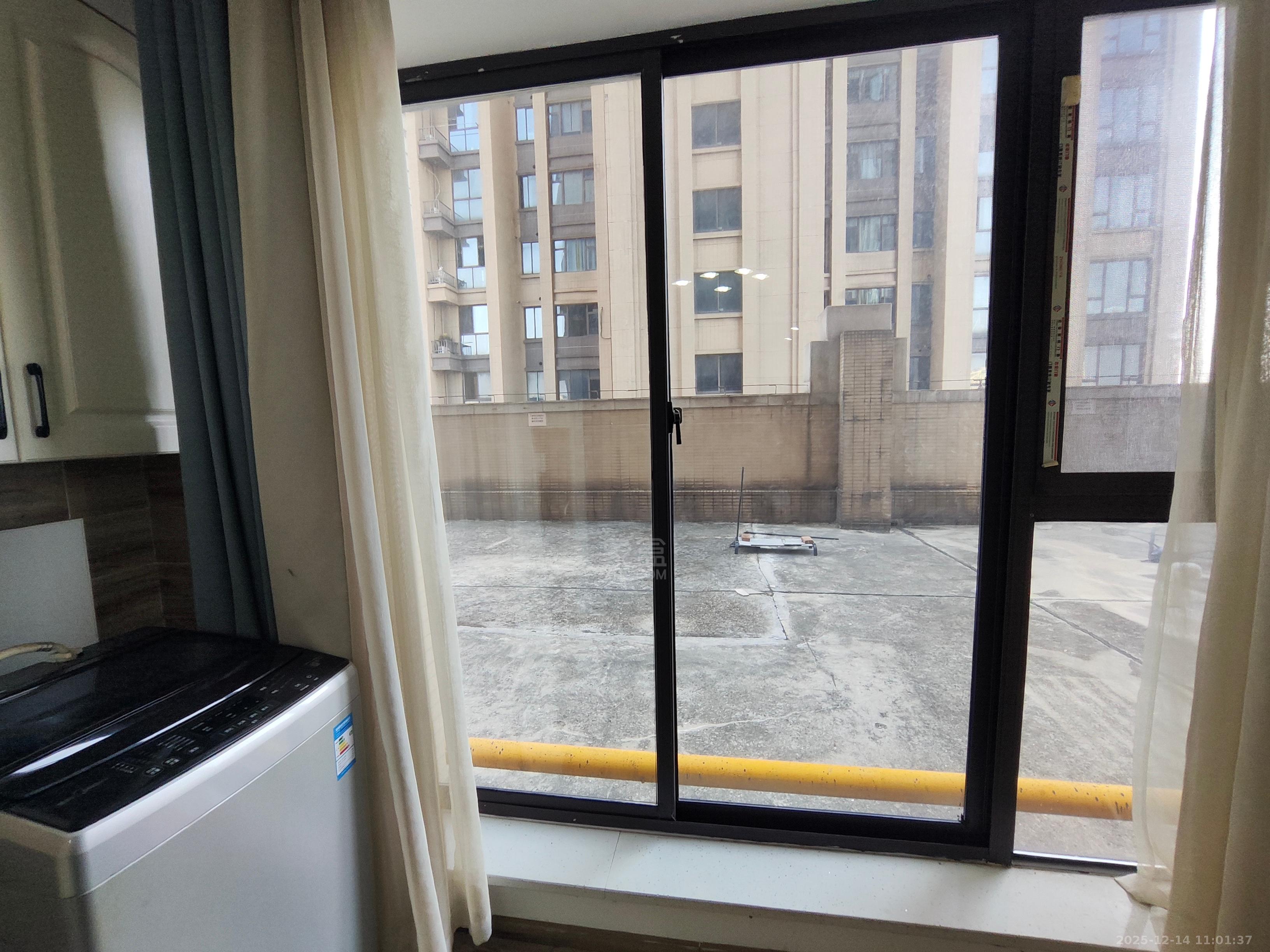 中泰财富湘江  1室1厅1卫    1200.0元/月