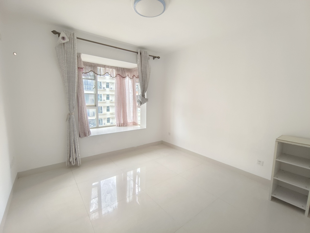 展兴高新花园  2室2厅1卫    1800.0元/月