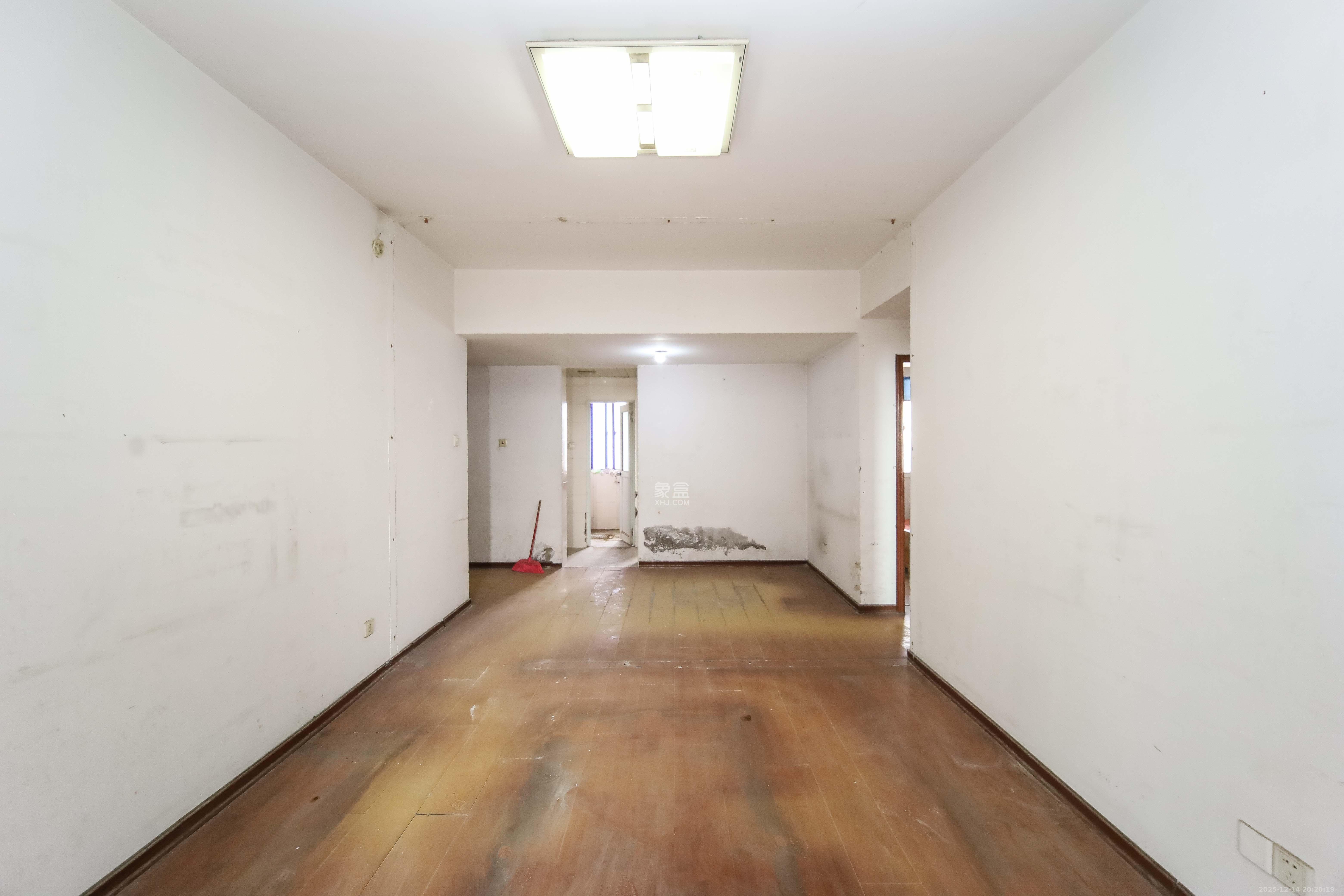 上河国际B座  2室1厅1卫    70.0万