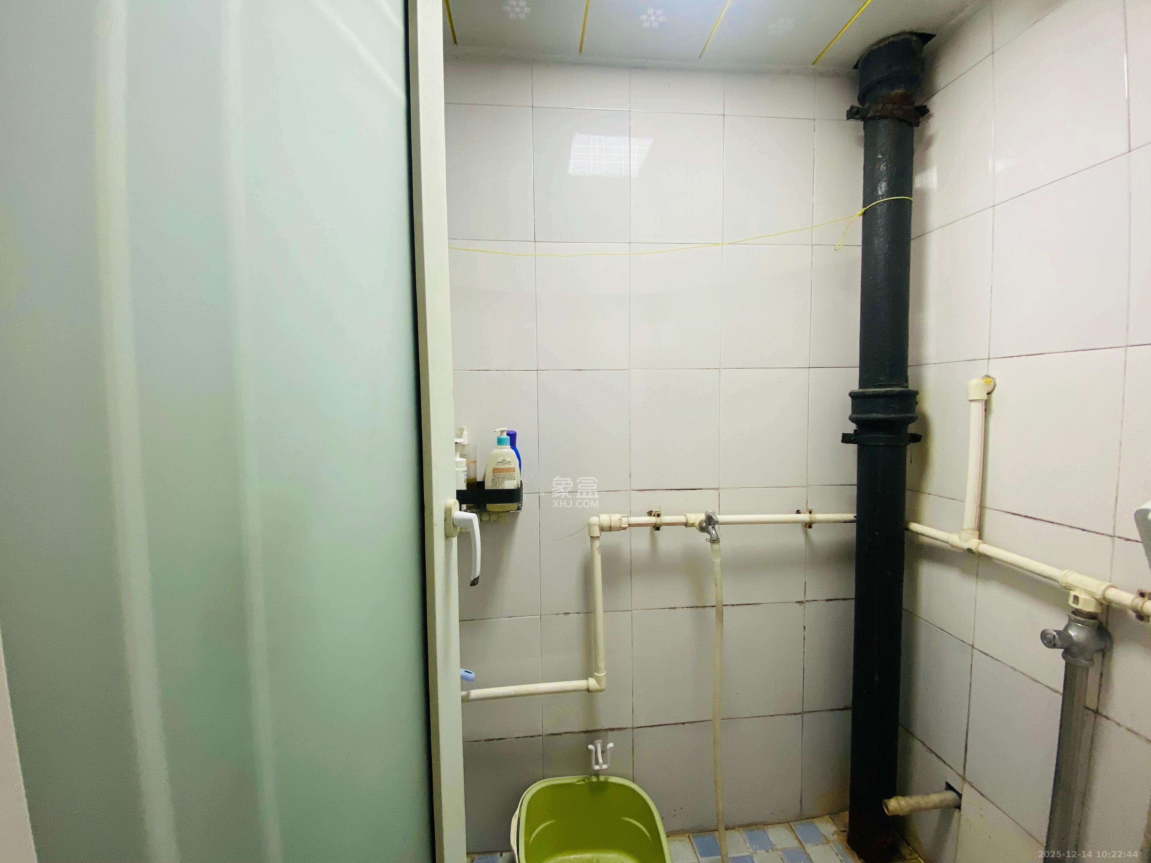 新民小区 3室2厅1卫 2200.0元/月 新民小区 3室2厅1卫 2200.0元/月室内图