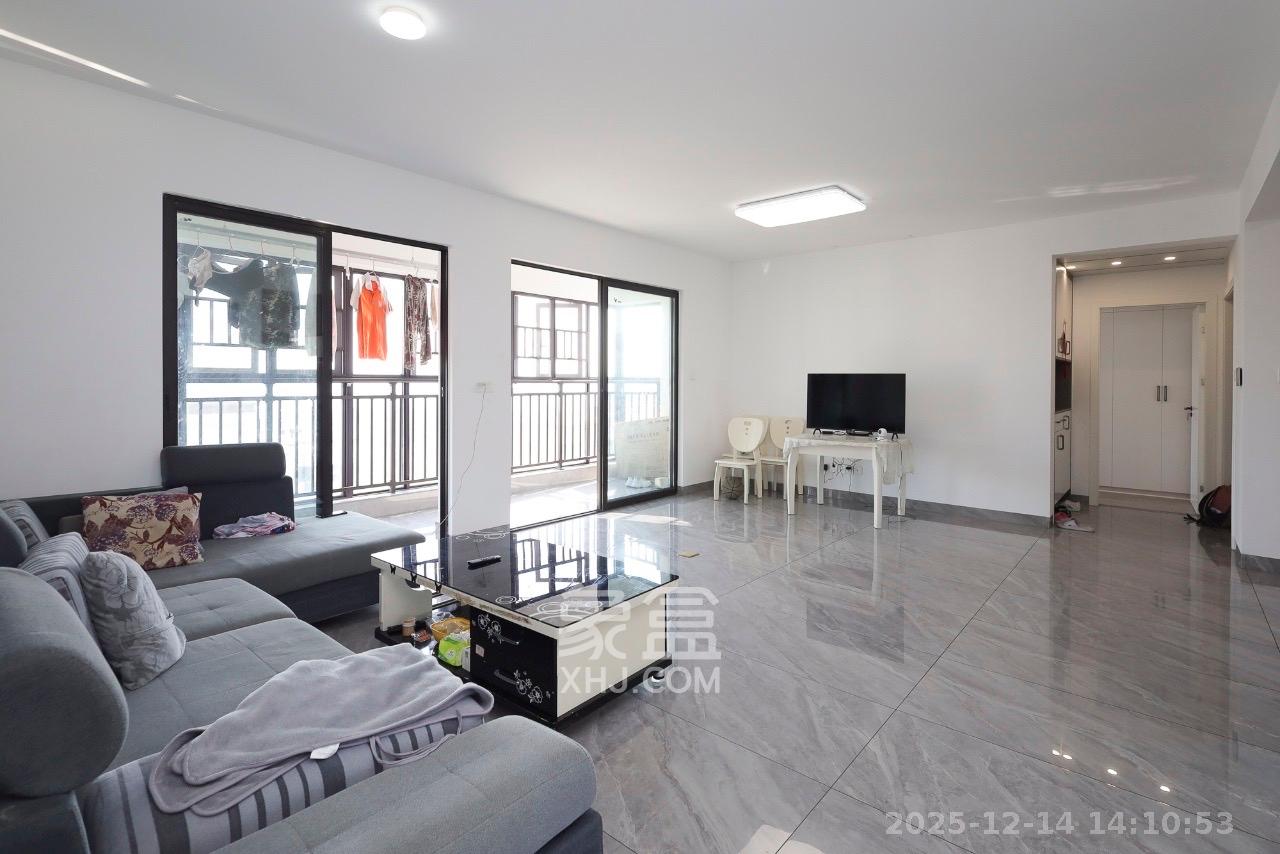 恒基旭辉湖山赋  4室2厅2卫    2500.0元/月