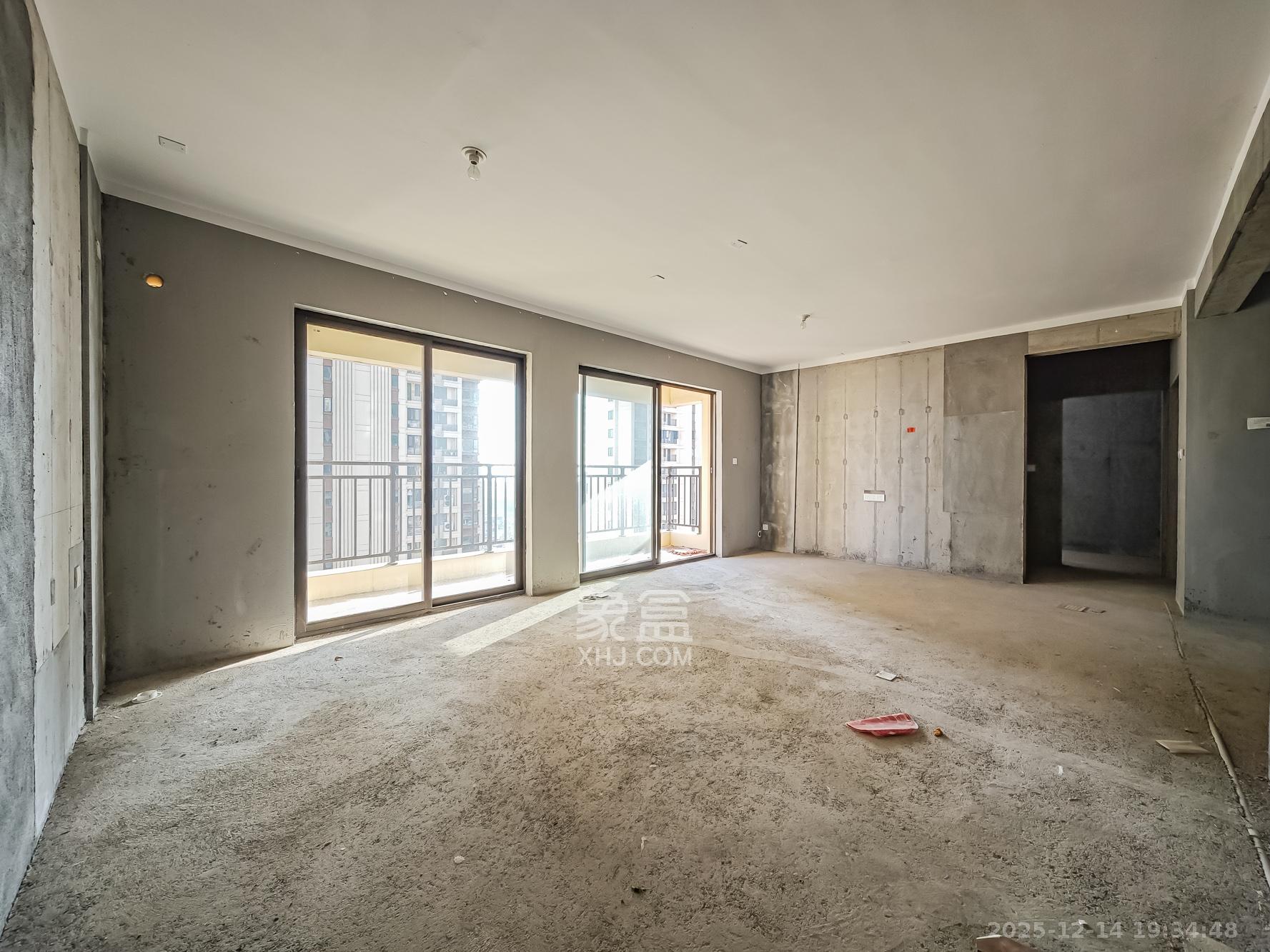 恒基旭辉湖山赋  4室2厅2卫    86.0万