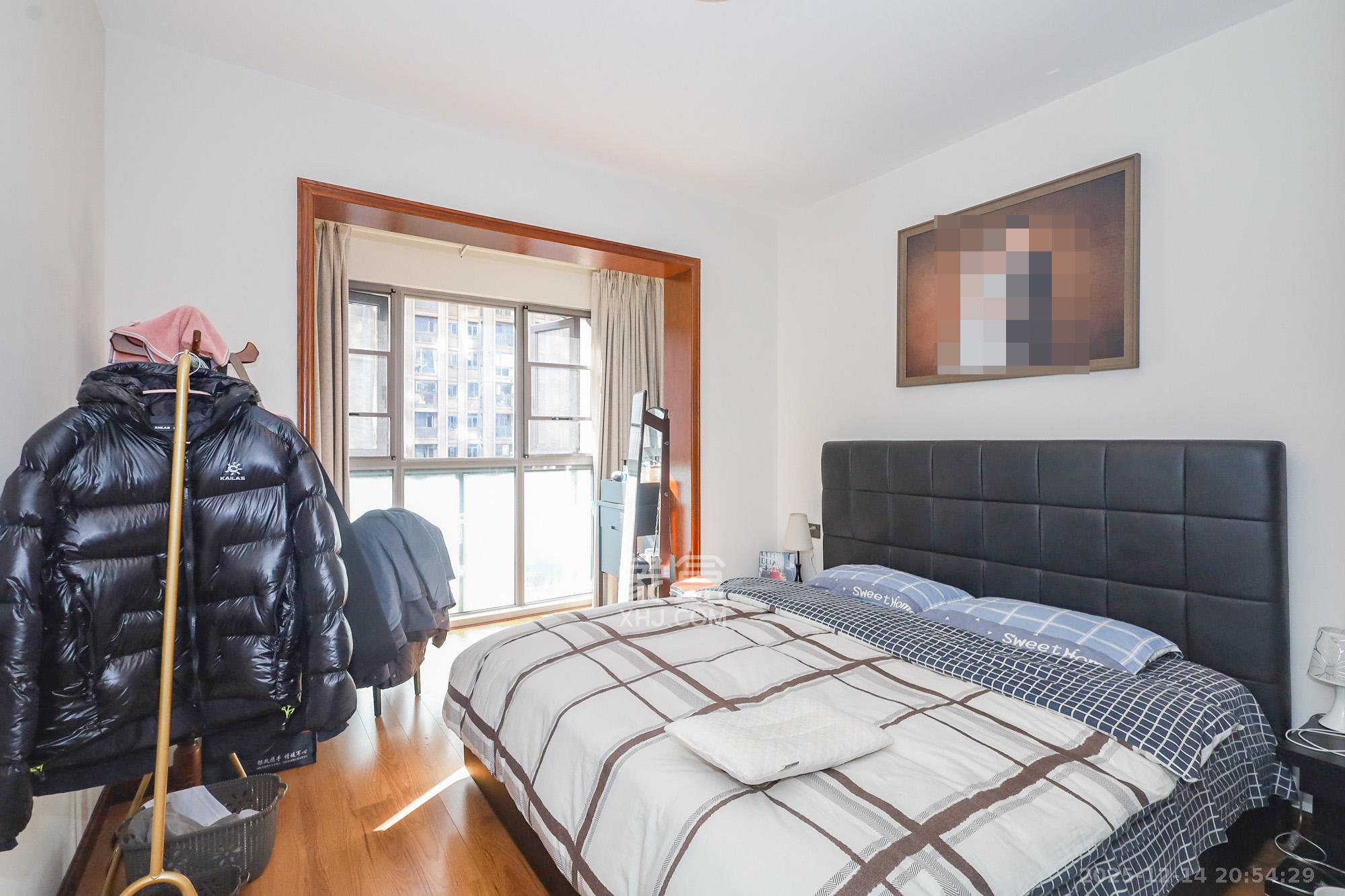 八方小区B区  3室2厅2卫    320.0万卧室