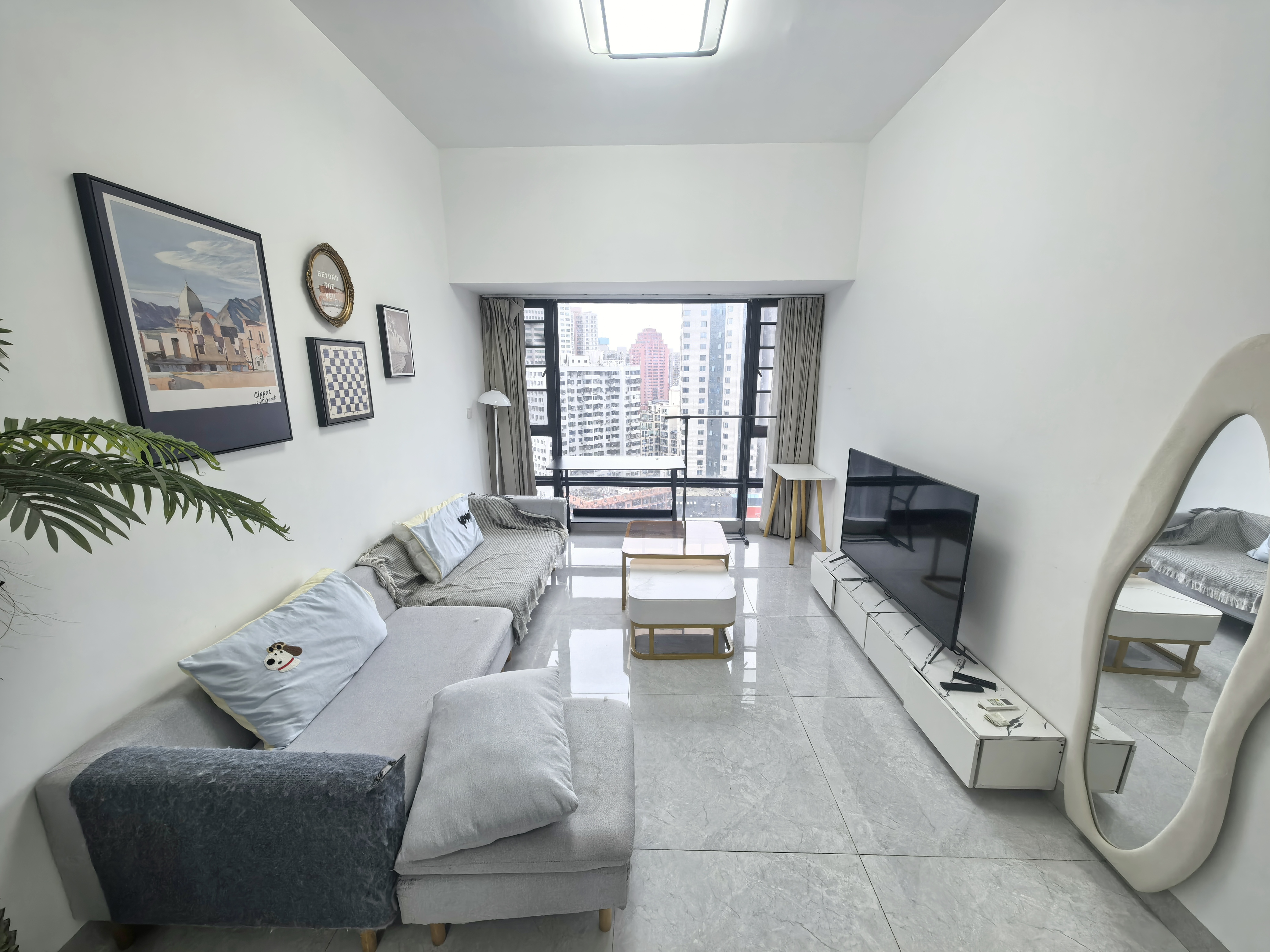 逸龙广场  2室2厅1卫    3500.0元/月