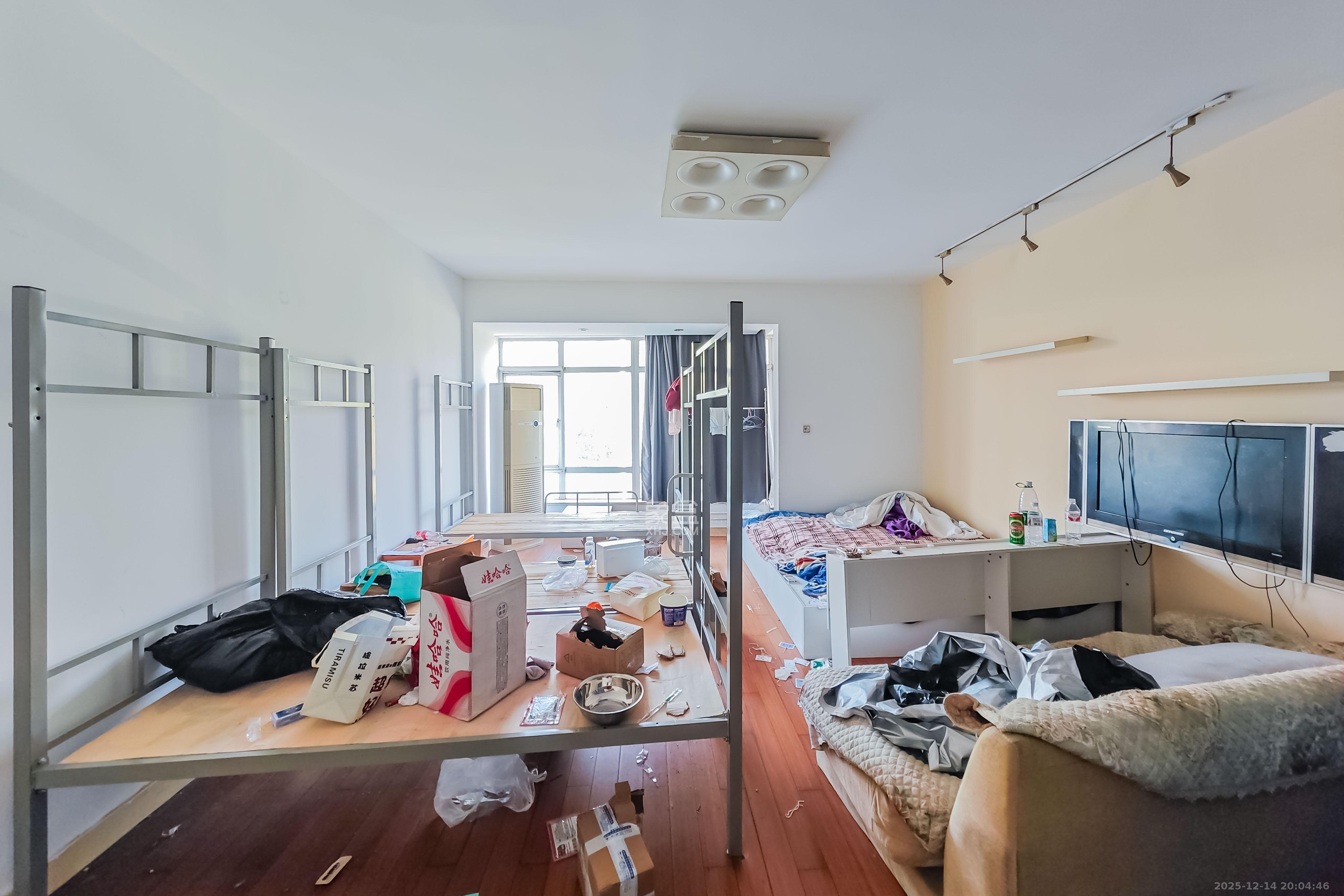 仁和雨花家园  4室2厅2卫    108.0万