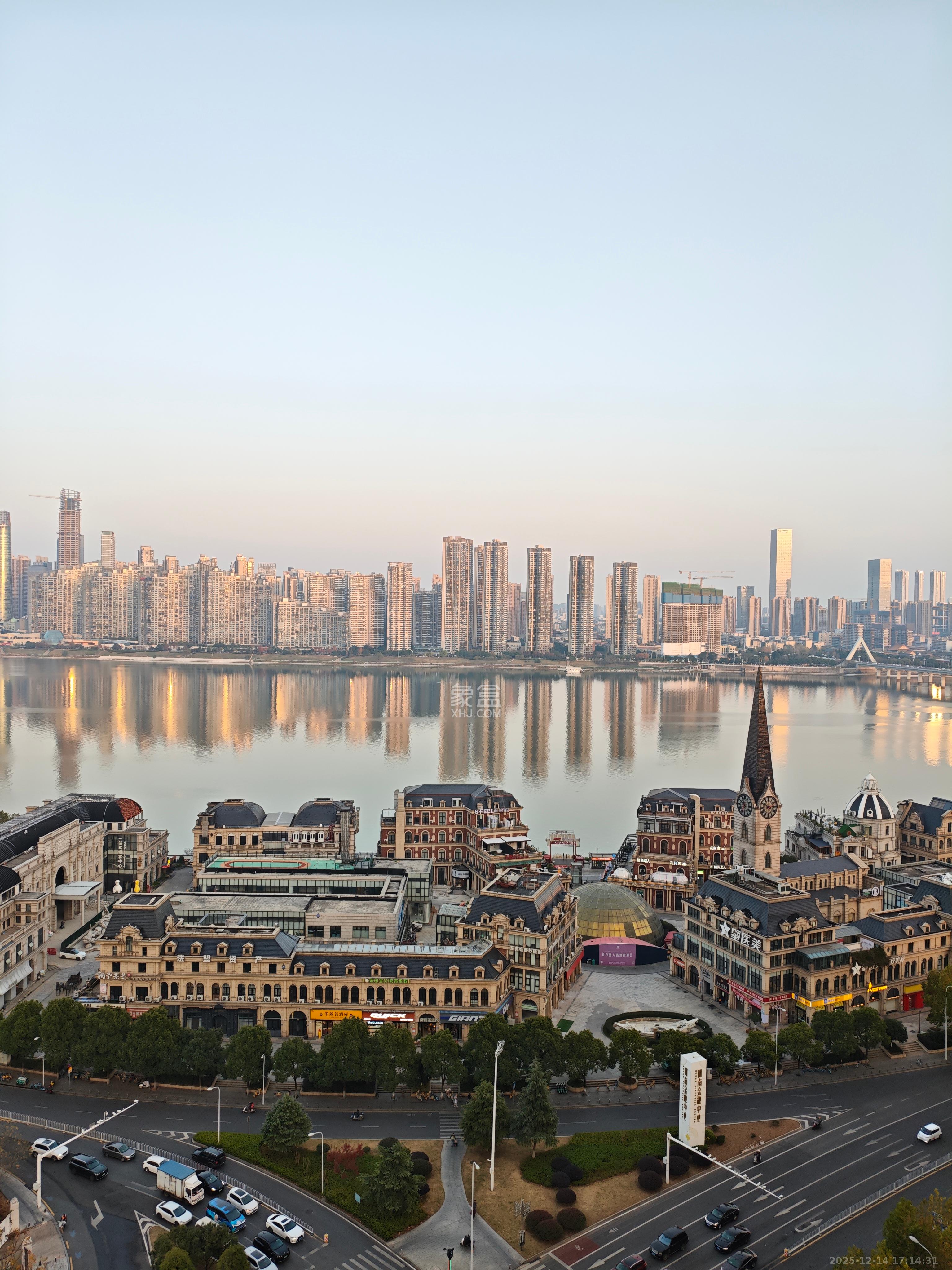 万科里金域国际  3室2厅2卫    4300.0元/月