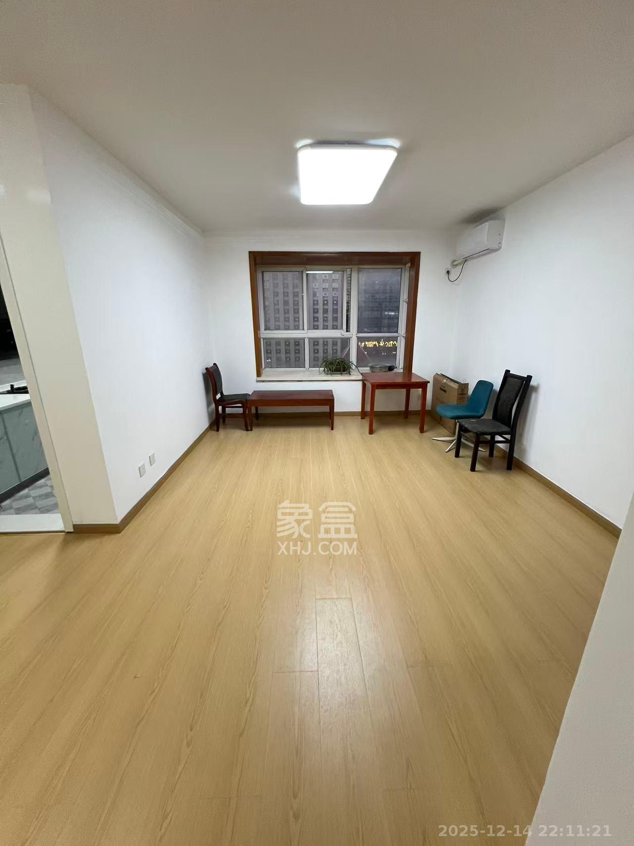 五一华府  2室1厅1卫    2500.0元/月