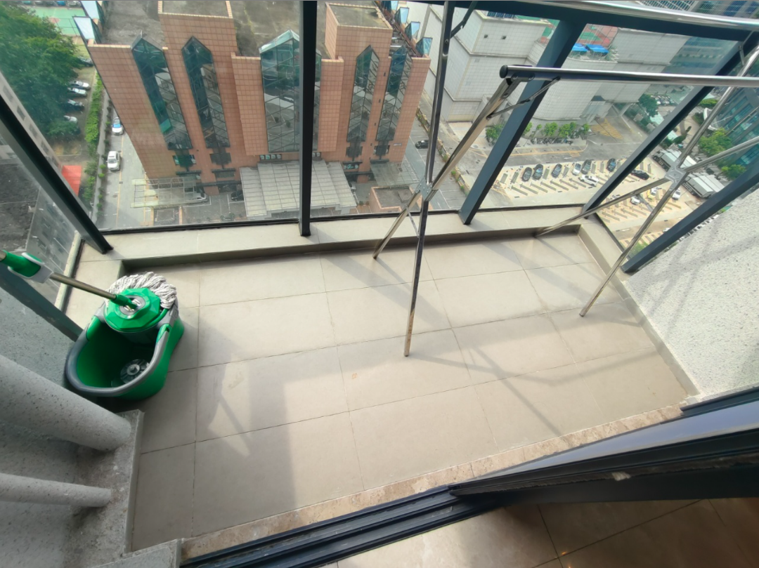 华润中心三期  3室2厅2卫    5500.0元/月