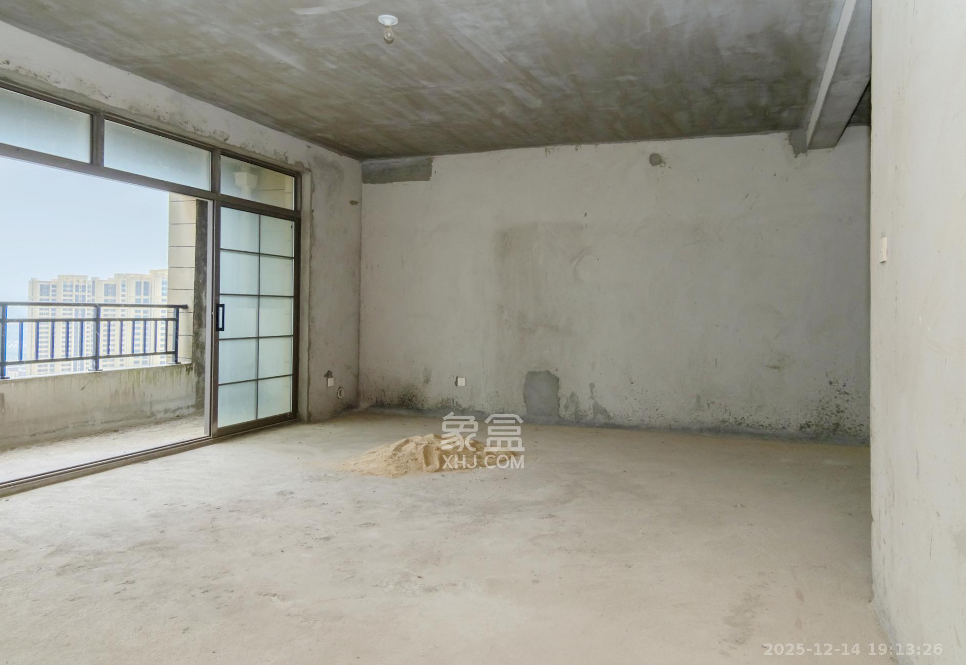 好望谷  4室2厅2卫    87.8万