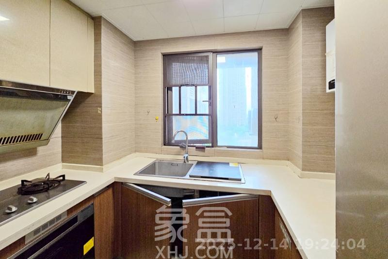 阳光城尚东湾蜜桃园  3室2厅1卫    2300.0元/月室内图