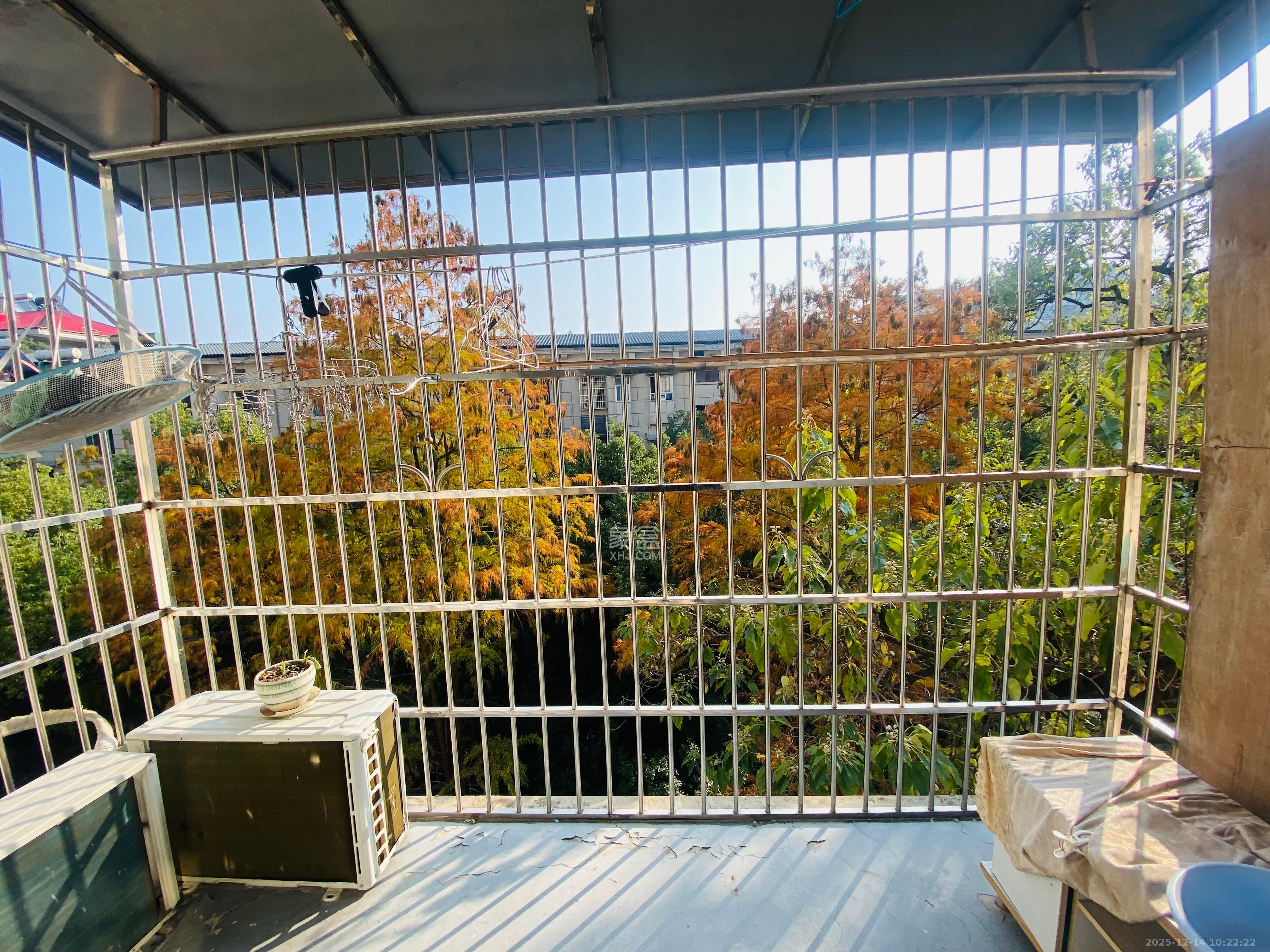 新民小区 3室2厅1卫 2200.0元/月 新民小区 3室2厅1卫 2200.0元/月室内图