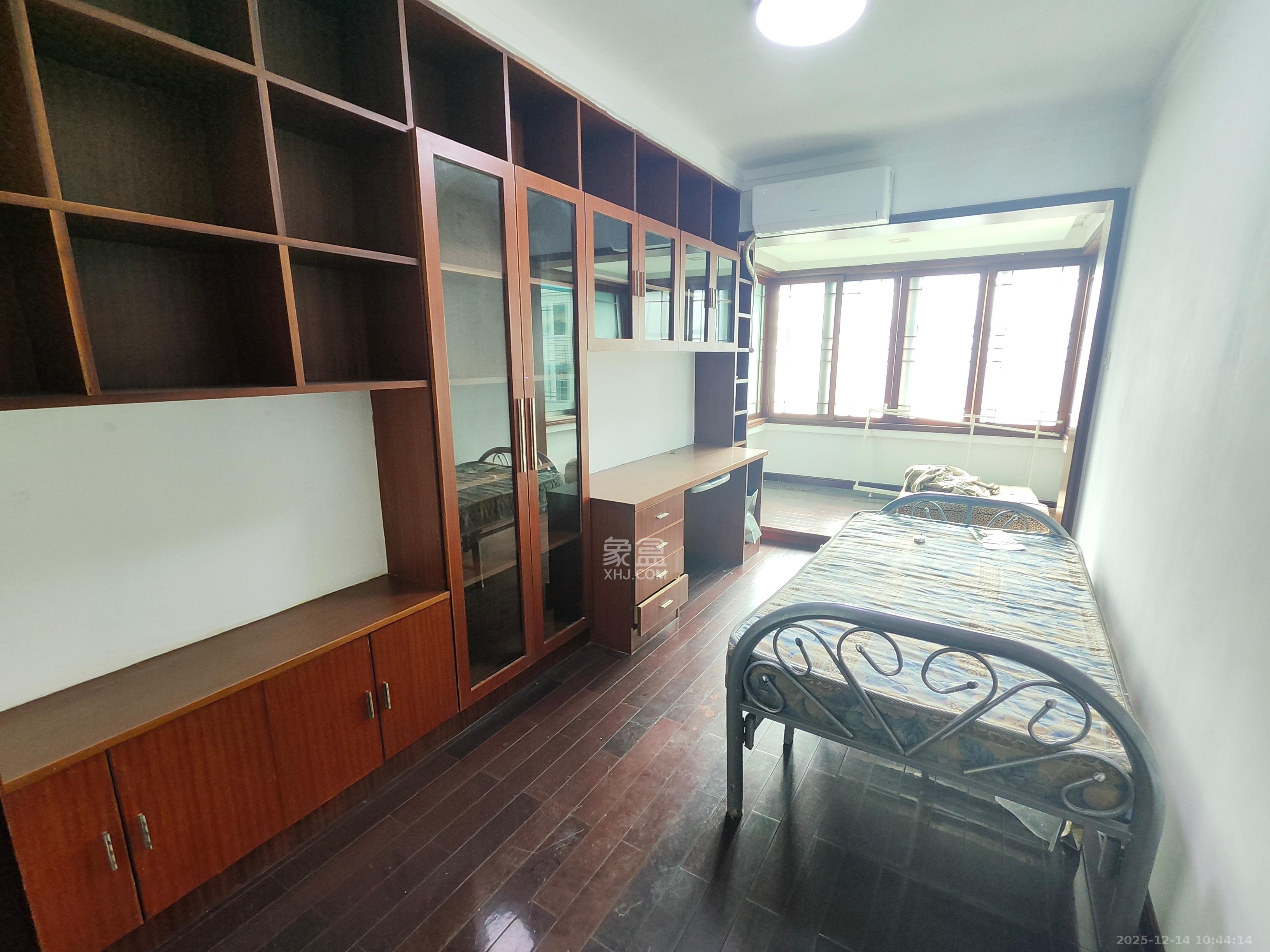 兰亭居  3室2厅2卫    2000.0元/月室内图