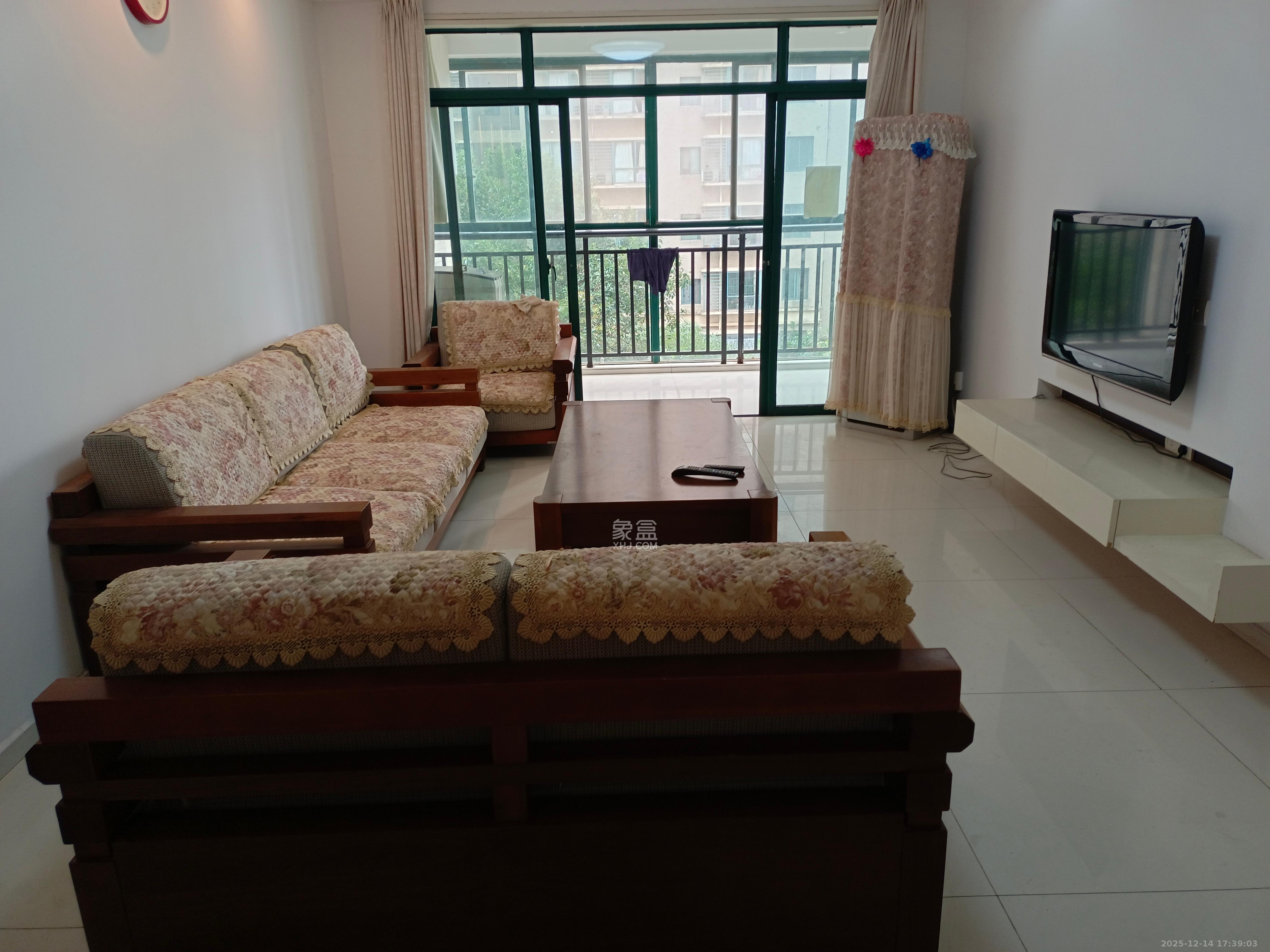 西湖丽景  2室2厅1卫    2600.0元/月