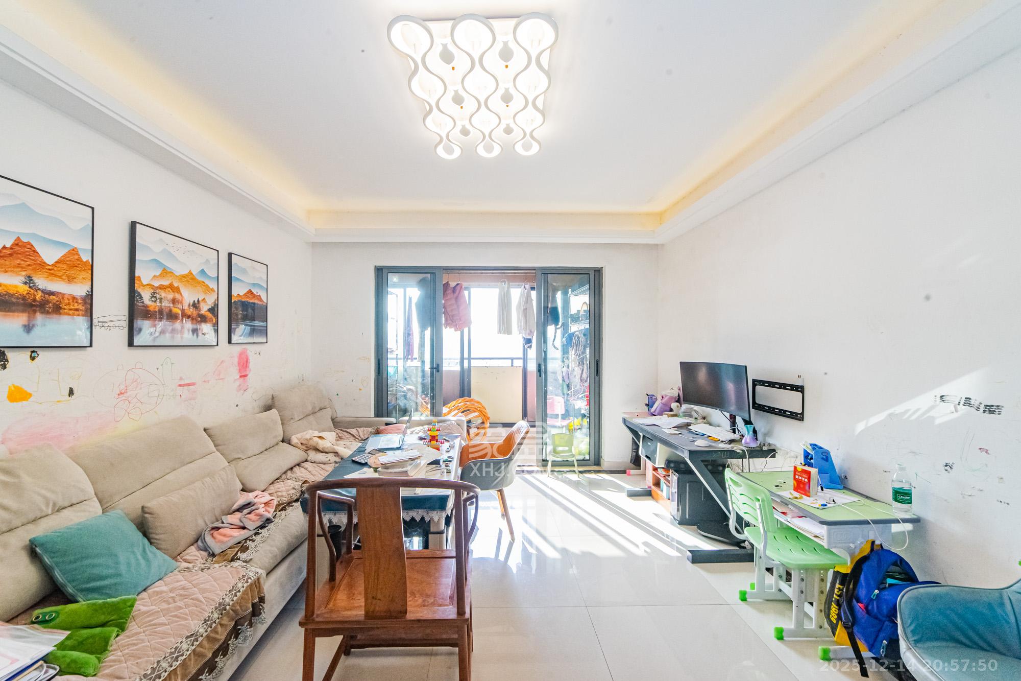 珠江郦城公园1号  4室2厅2卫    135.0万