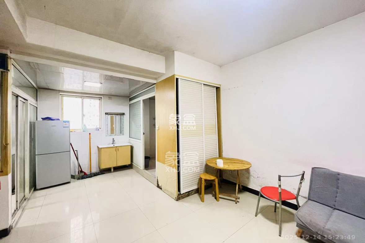 天翔新新家园 1室1厅1卫 1300.0元/月 天翔新新家园 1室1厅1卫 1300.0元/月室内图