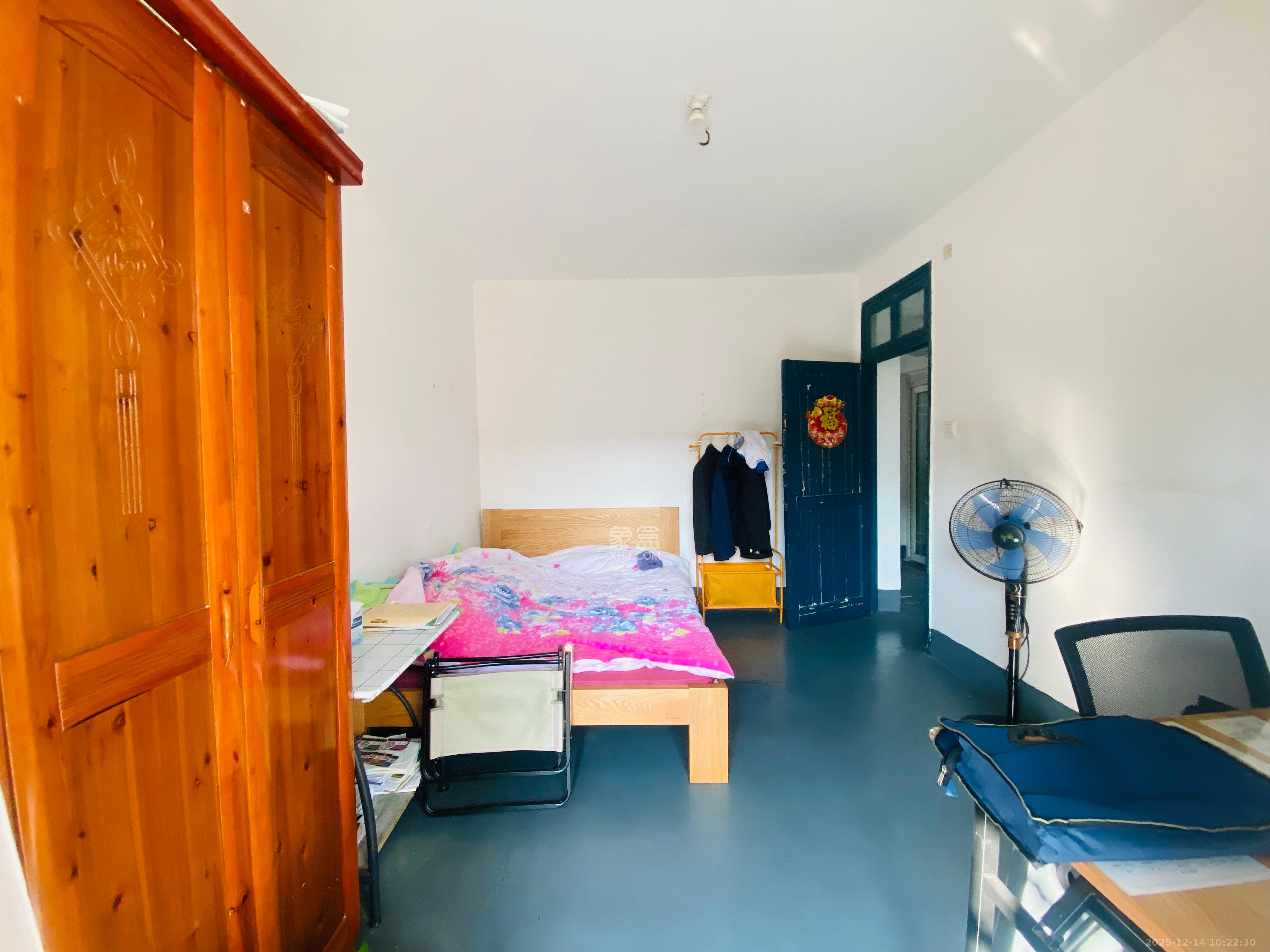 新民小区 3室2厅1卫 2200.0元/月 新民小区 3室2厅1卫 2200.0元/月室内图