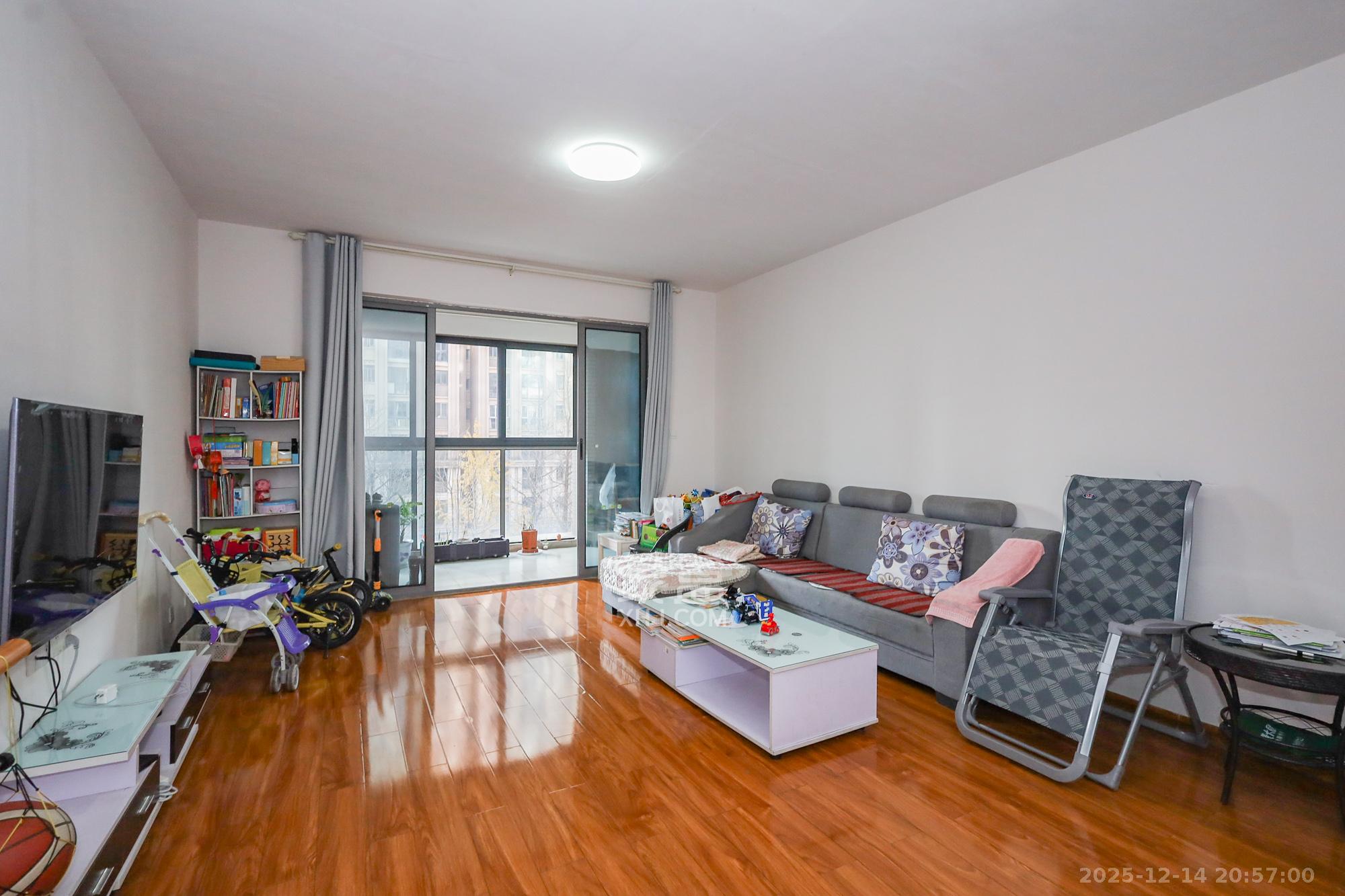 八方小区C区  3室2厅1卫    320.0万