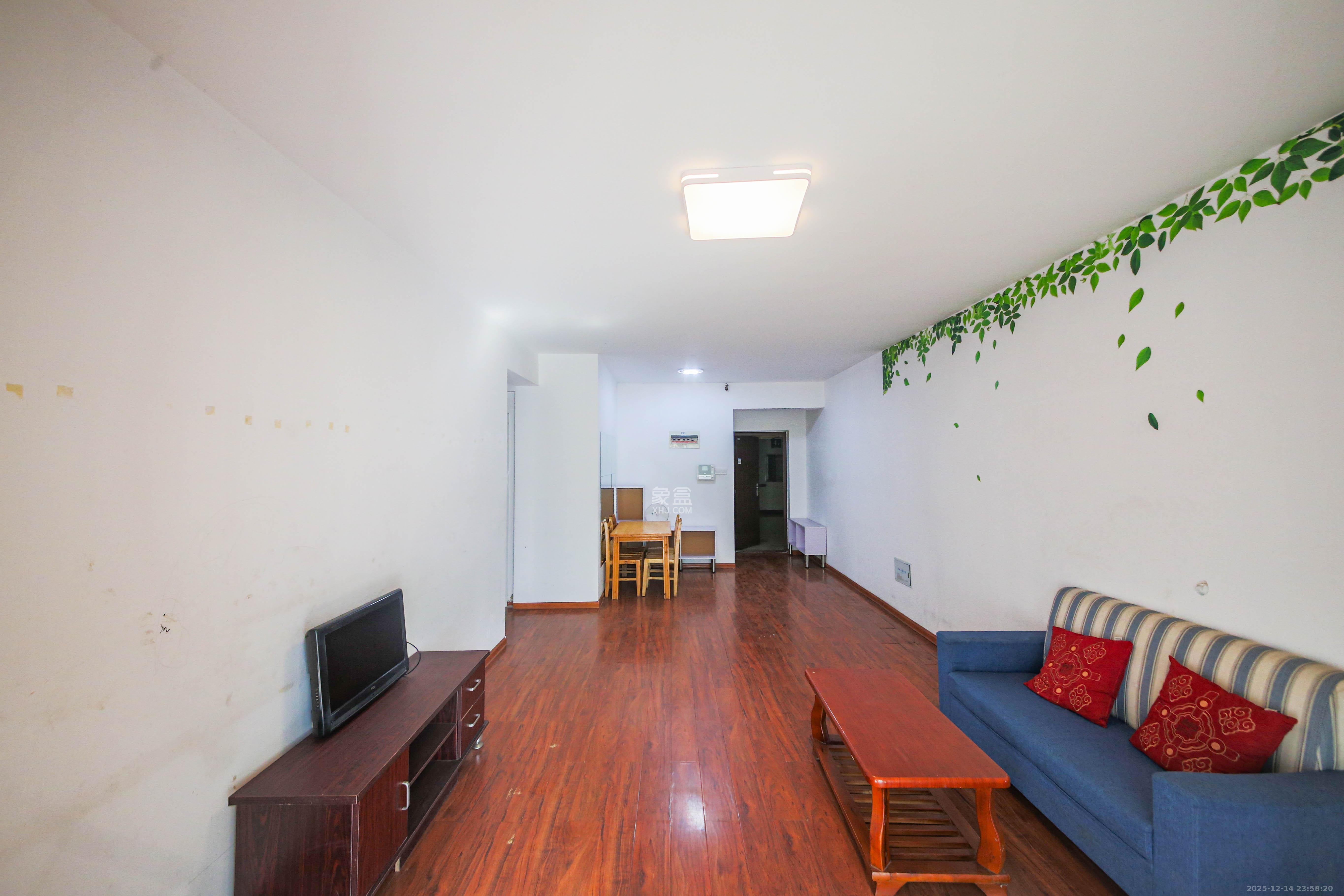 童话里  3室2厅1卫    65.0万