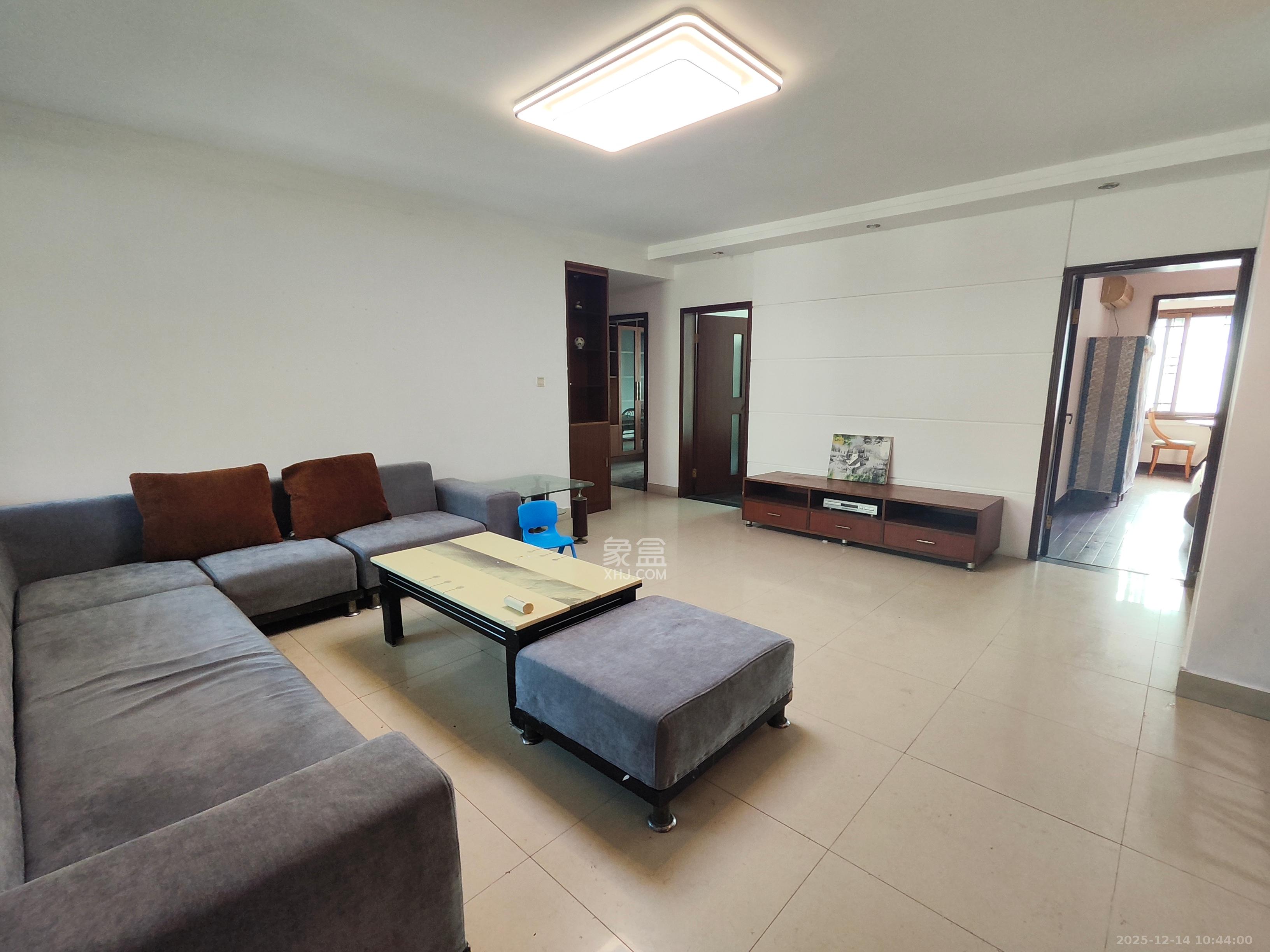 兰亭居  3室2厅2卫    2000.0元/月室内图