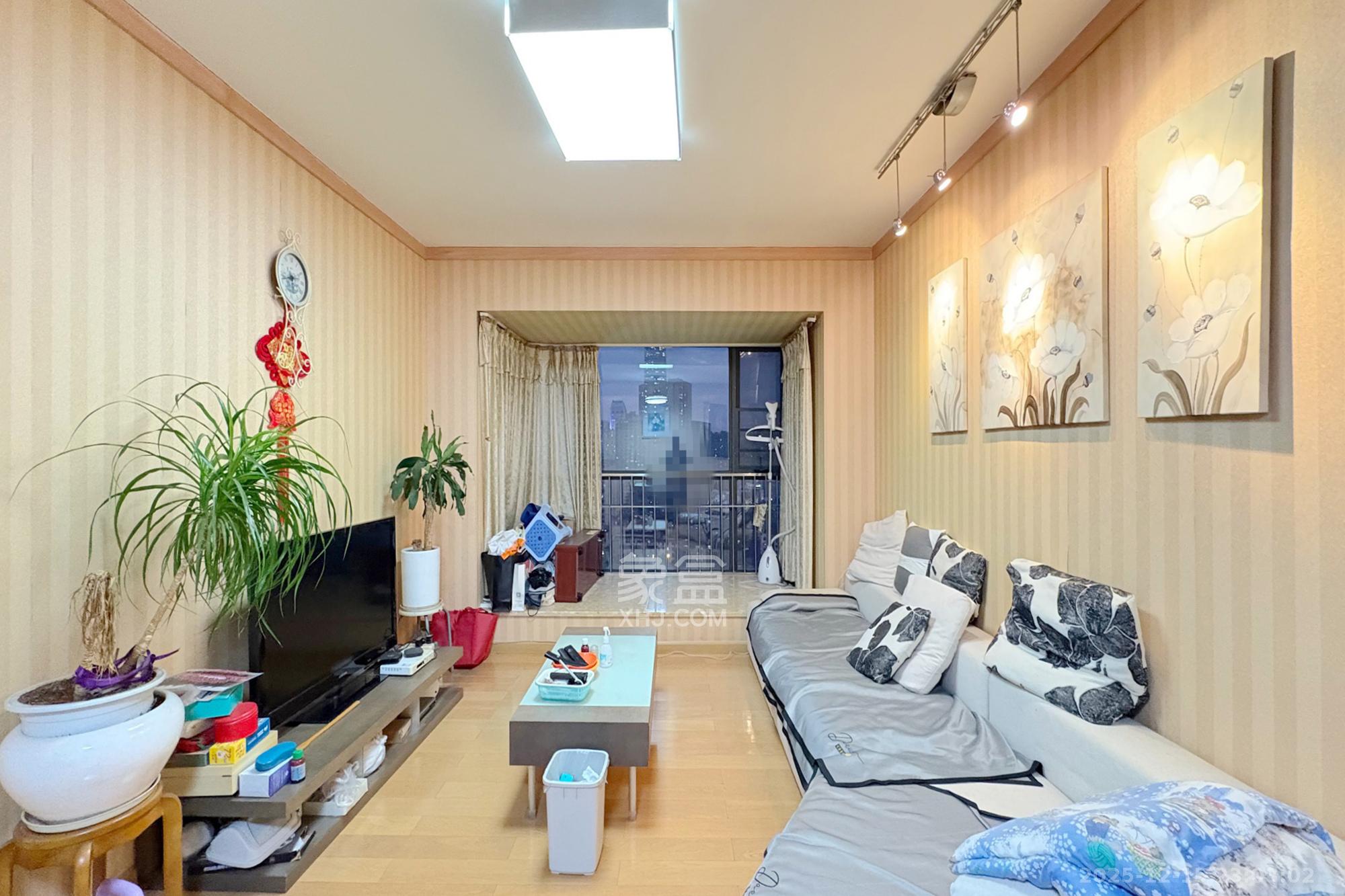 盛世美居荷园  3室2厅2卫    130.0万