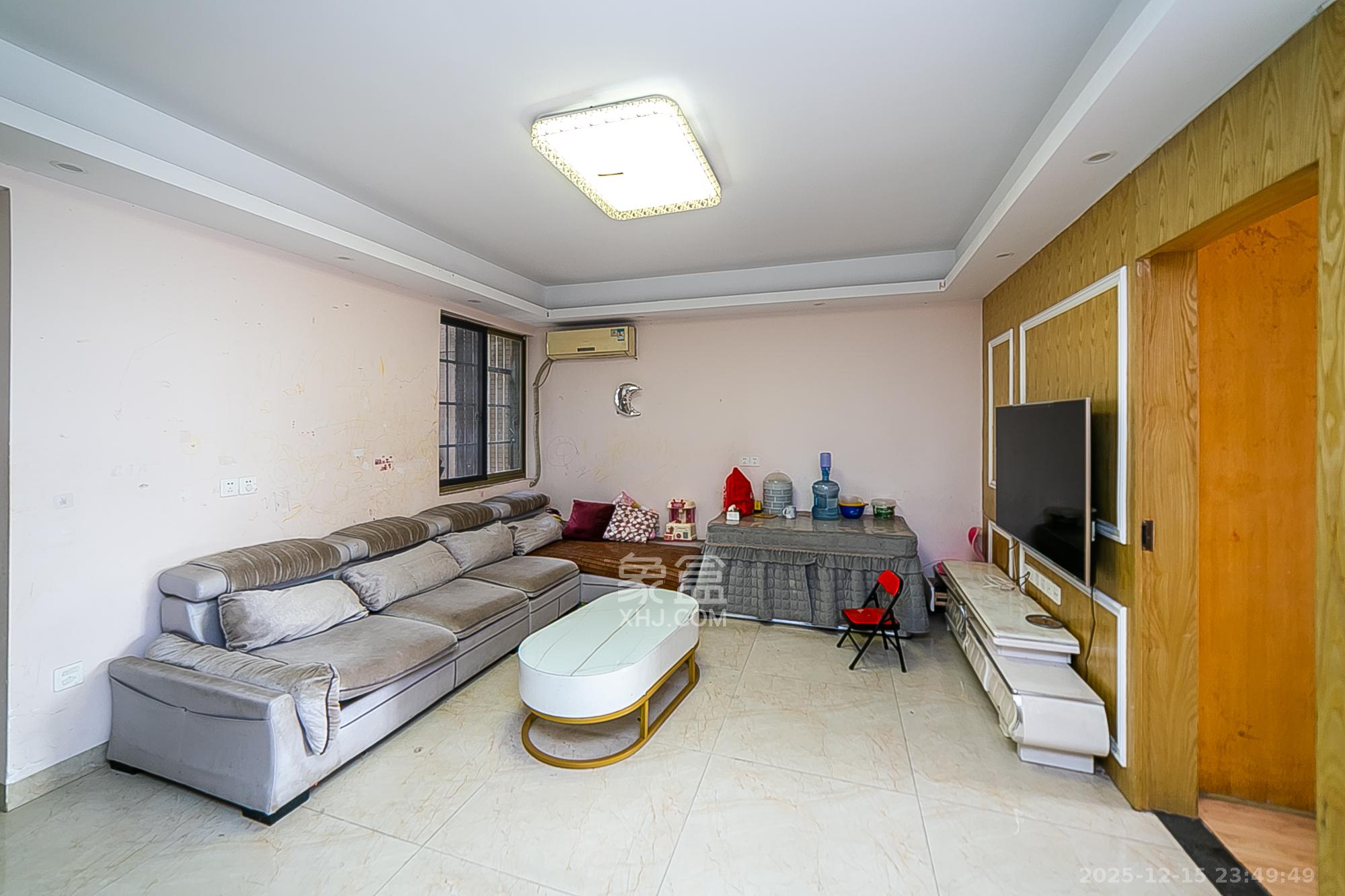 层上观邸  3室2厅1卫    68.0万