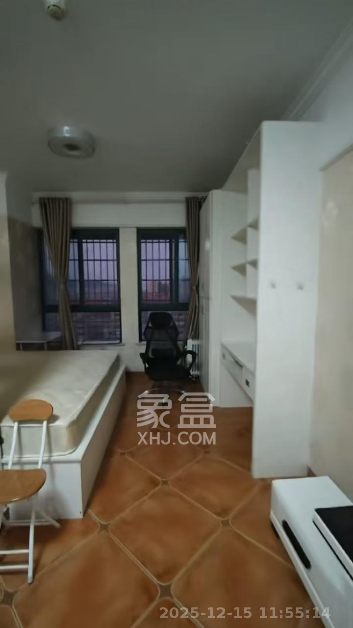 麓枫和苑  1室1厅1卫    1600.0元/月