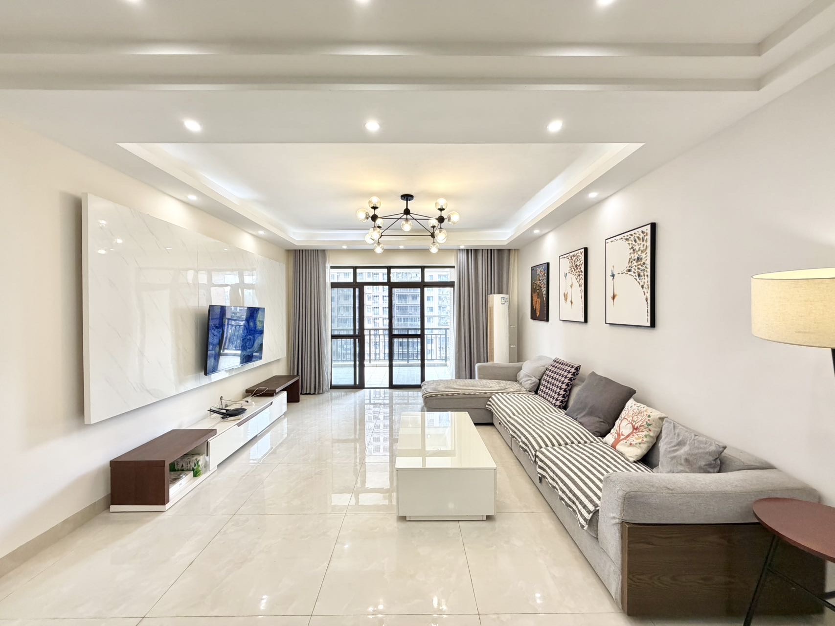 国贸城市花园  3室2厅2卫    205.0万