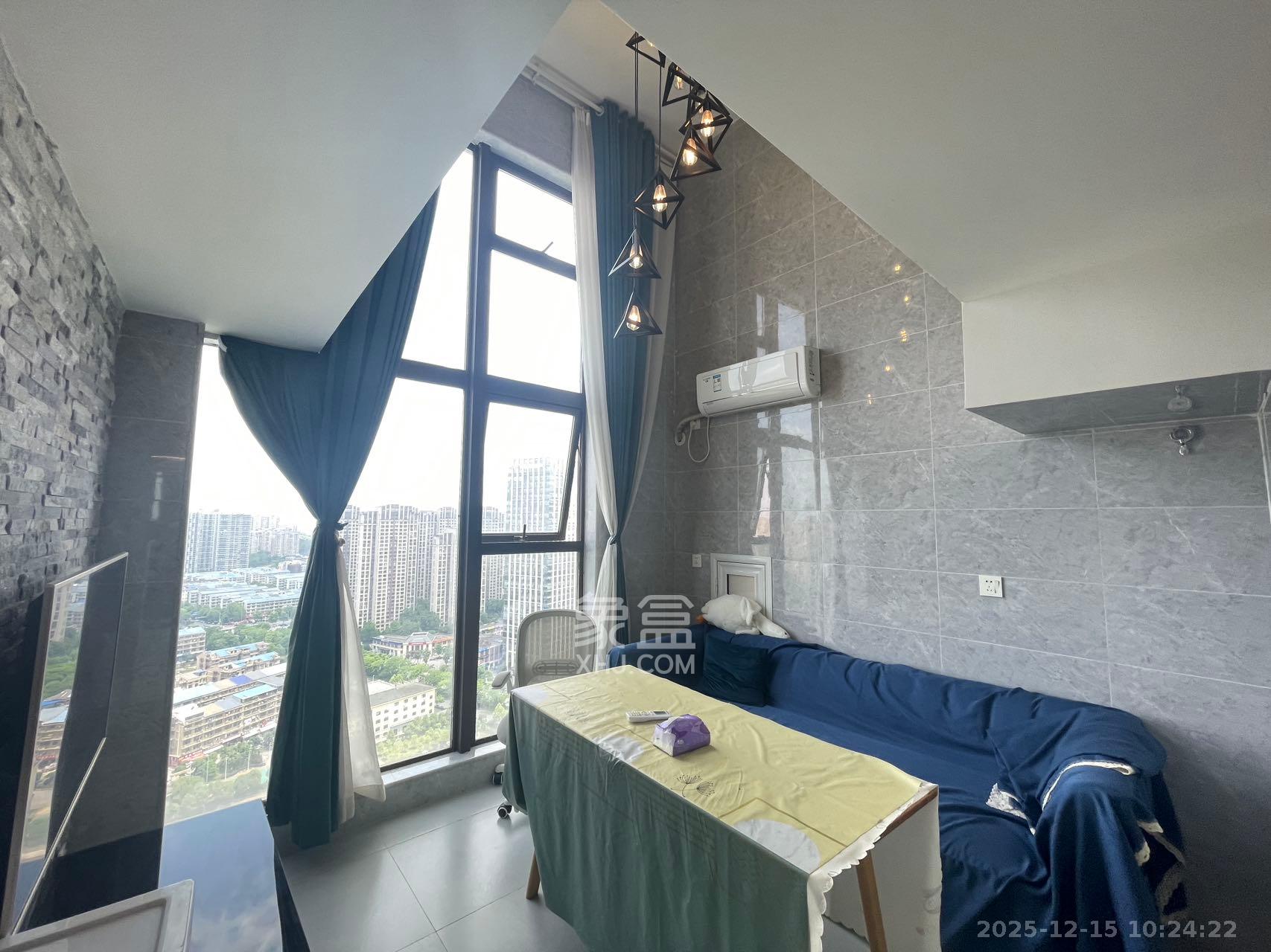 达美溪湖湾  2室2厅1卫    2300.0元/月