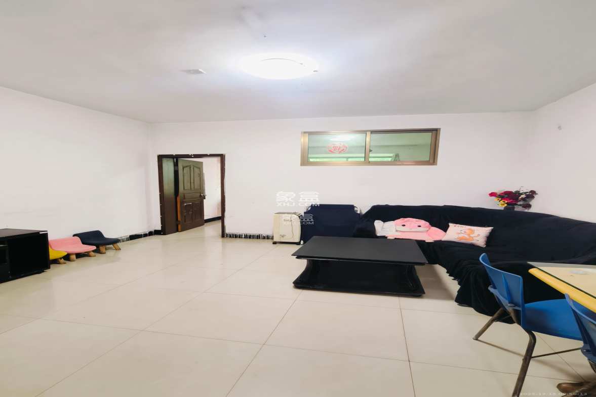 先福安置小区 1室1厅1卫 1000.0元/月 先福安置小区 1室1厅1卫 1000.0元/月室内图